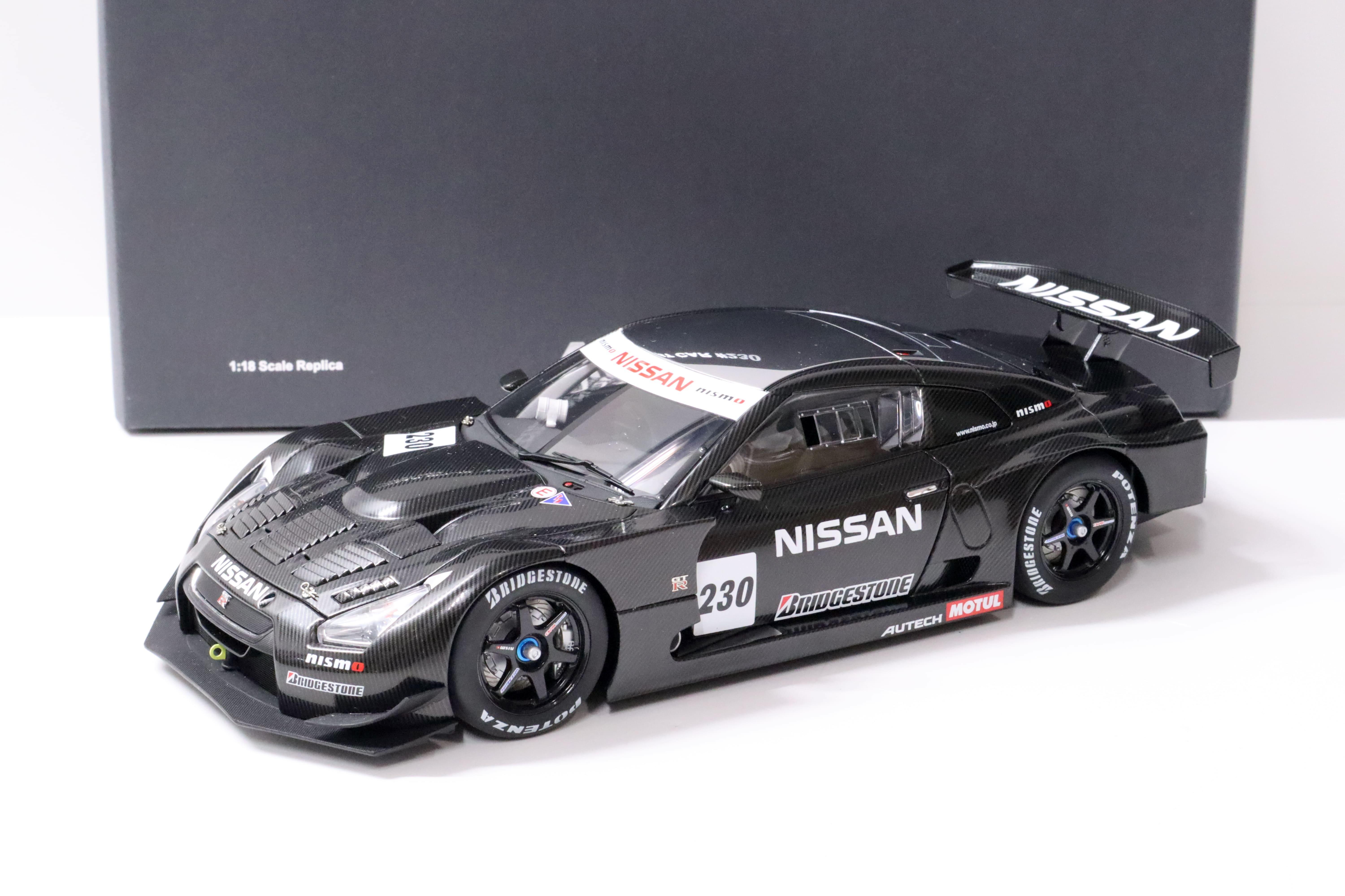 1:18 AUTOart Nissan GT-R Test Car #230 Super GT 2008 Carbon black