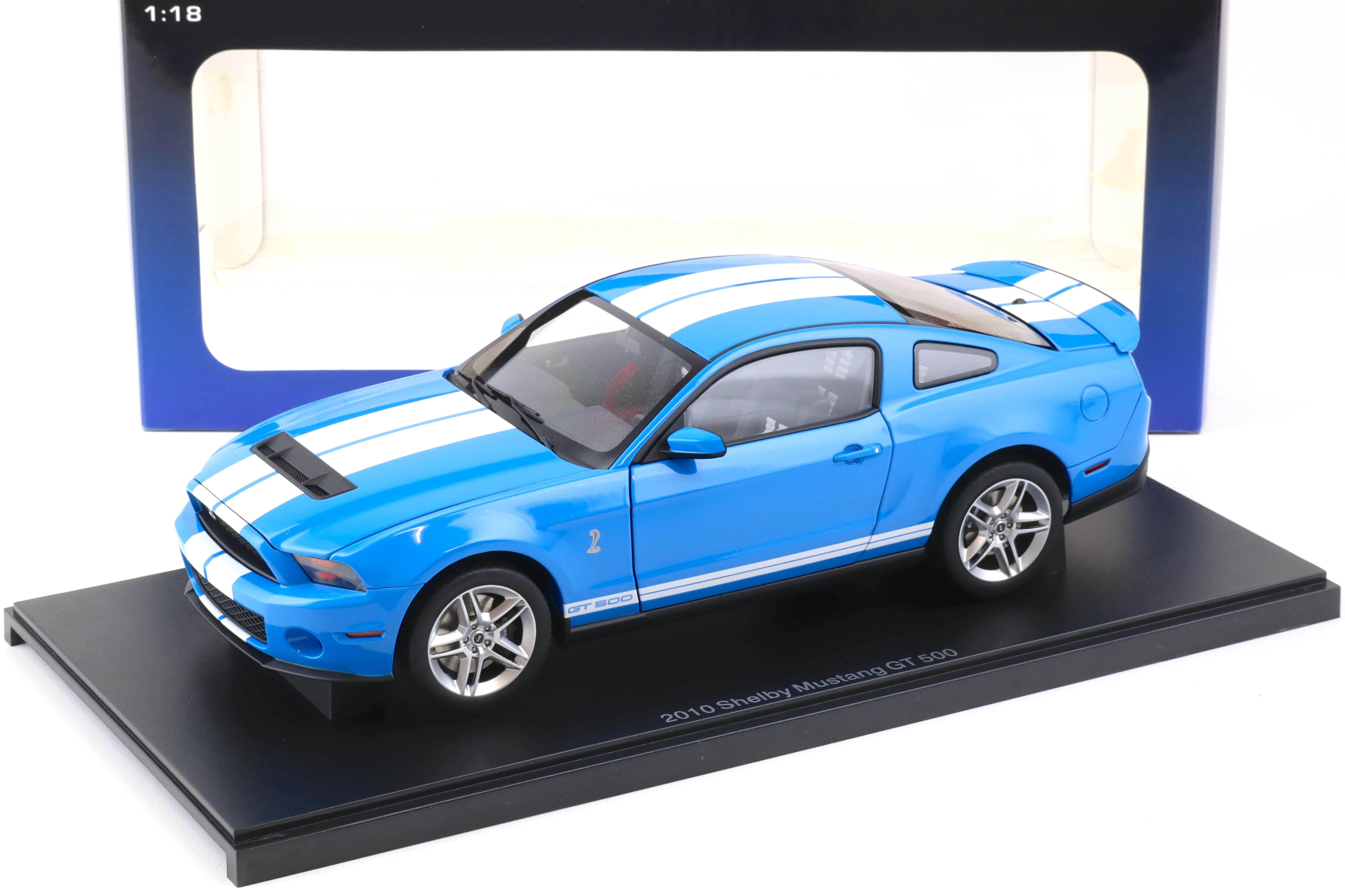 1:18 AUTOart 2010 Ford Shelby GT500 Coupe Grabber blue/ white stripes 72916