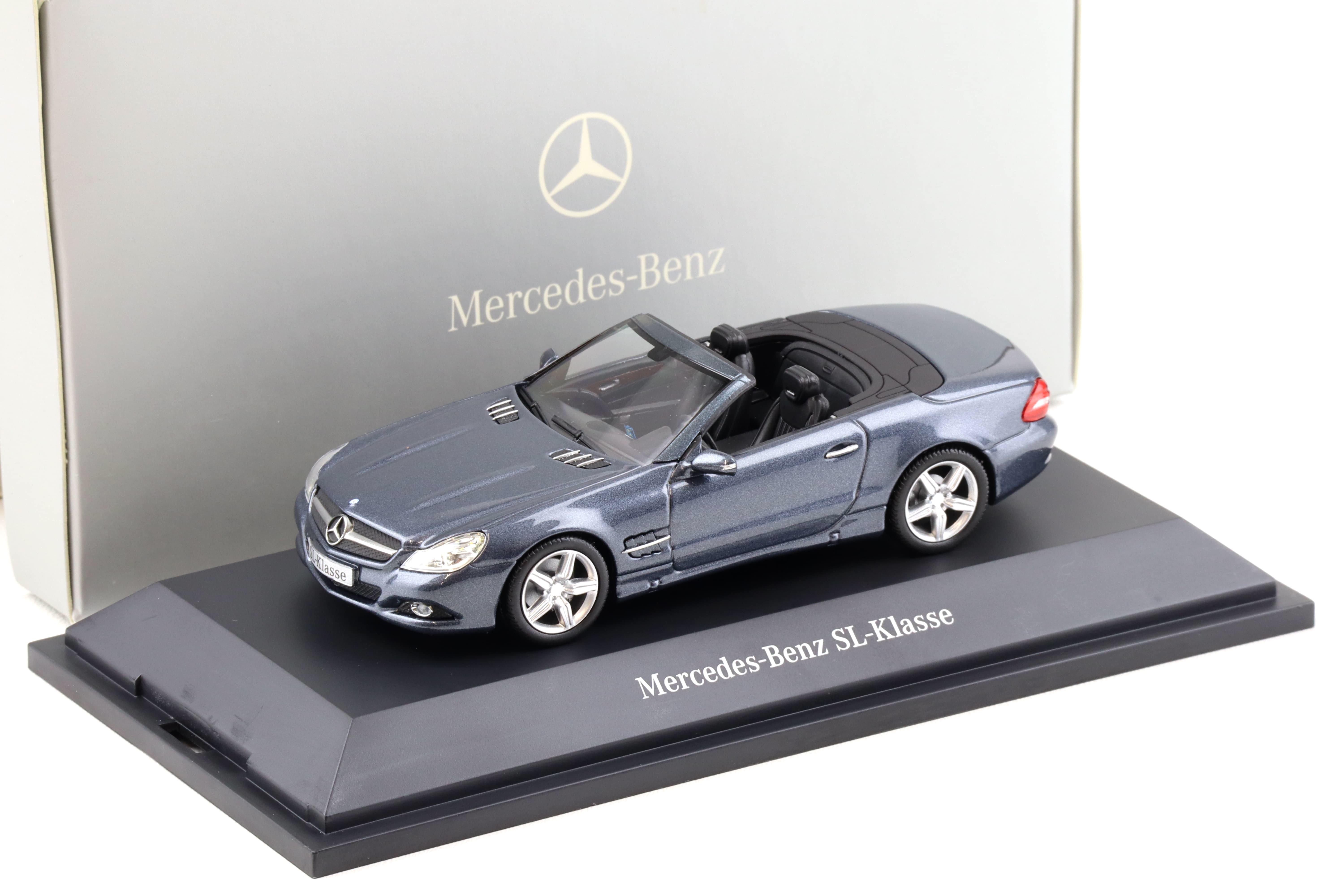 1:43 Minichamps Mercedes SL-Klasse R230 tenorit grey metallic 2008 DEALER VERSION