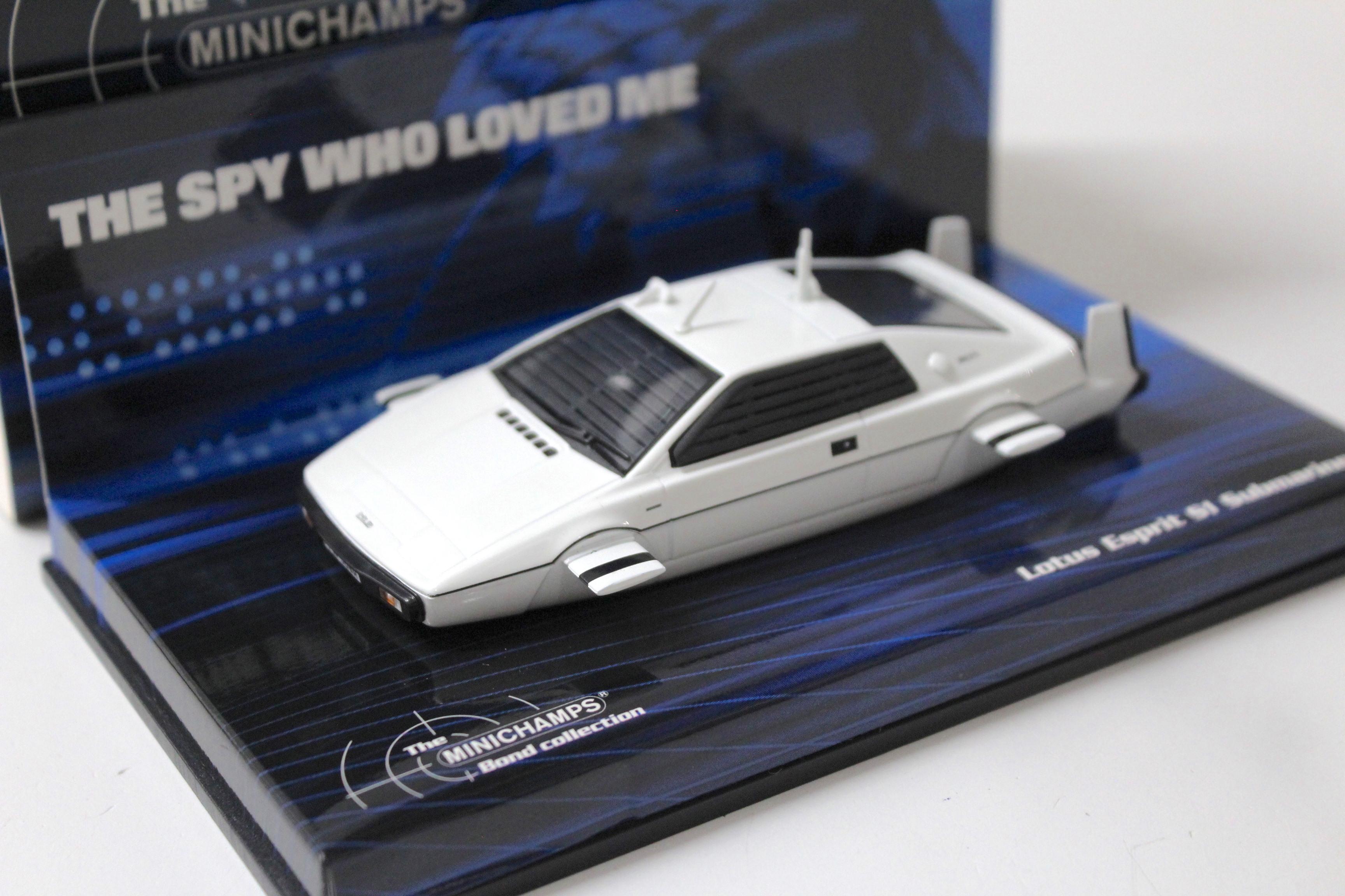 1:43 Minichamps Lotus Esprit S1 Submarine James Bond 007 white