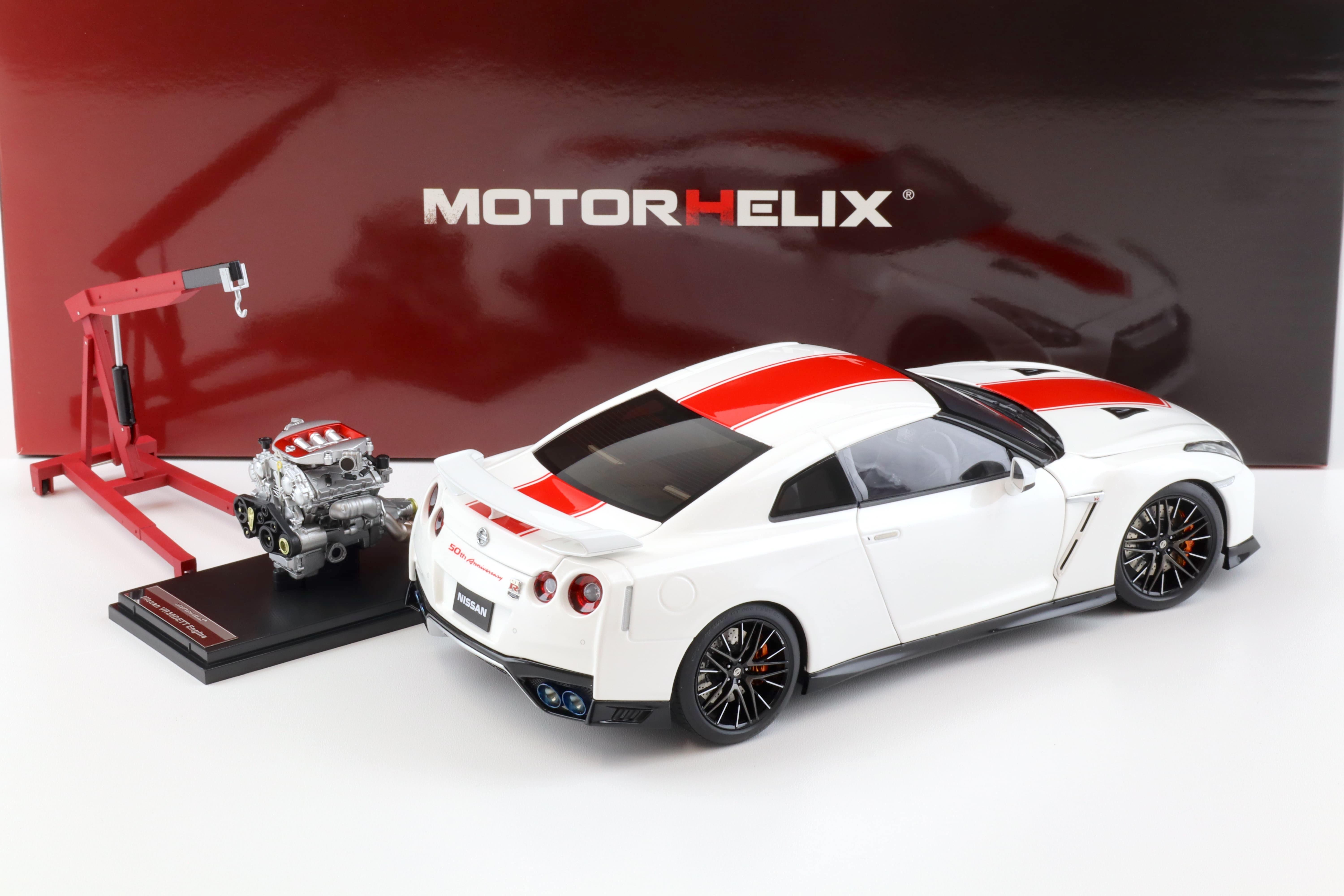 1:18 Motorhelix Nissan GT-R (R35) 50th Anniversary Brilliant white pearl + engine Diecast M83501