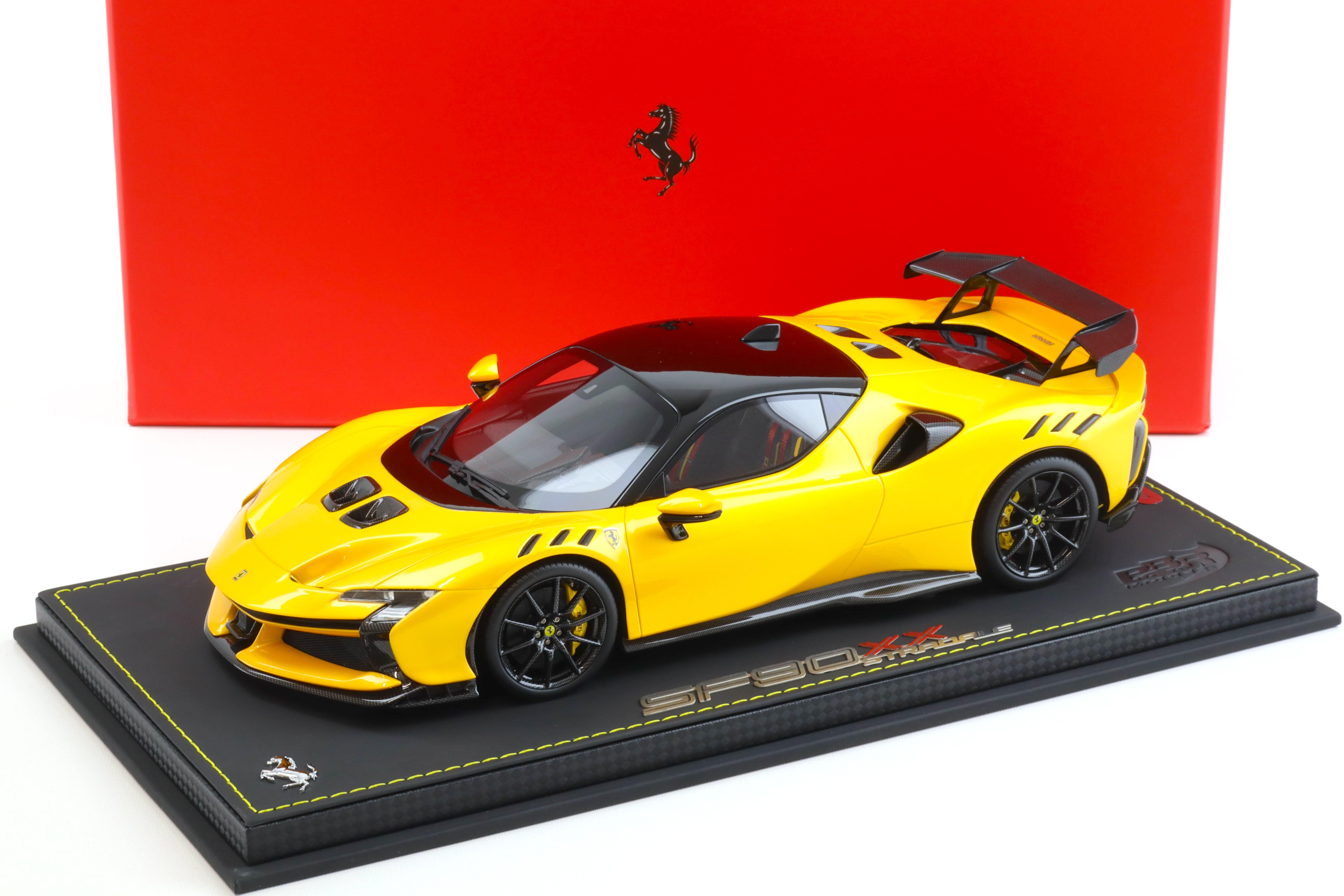 1:18 BBR Ferrari SF90 XX Stradale Giallo Tristrato with Showcase - Limited 70 pcs.