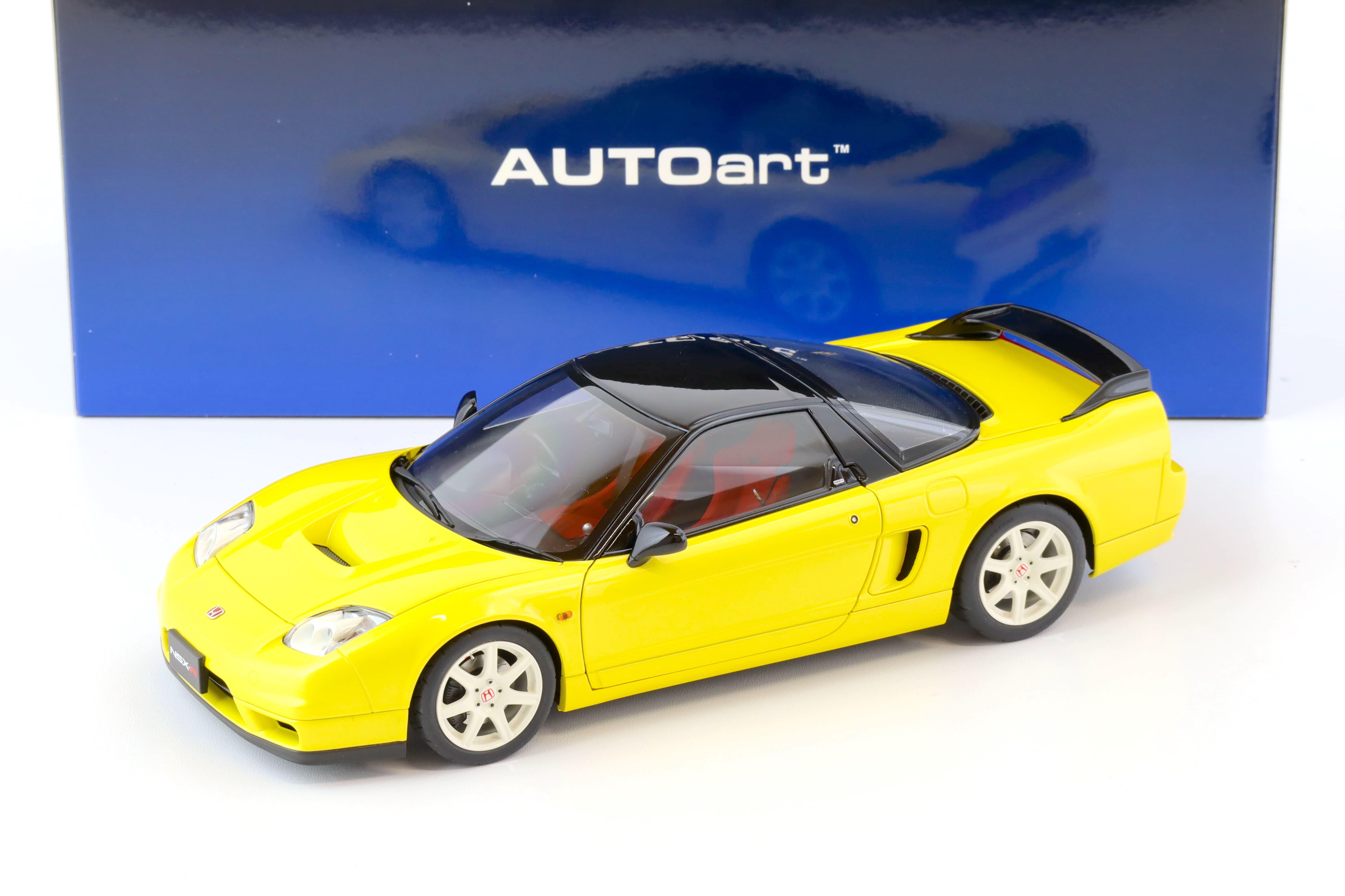 1:18 AUTOart Honda NSX-R (NA2) 2019 Indy yellow pearl 73214