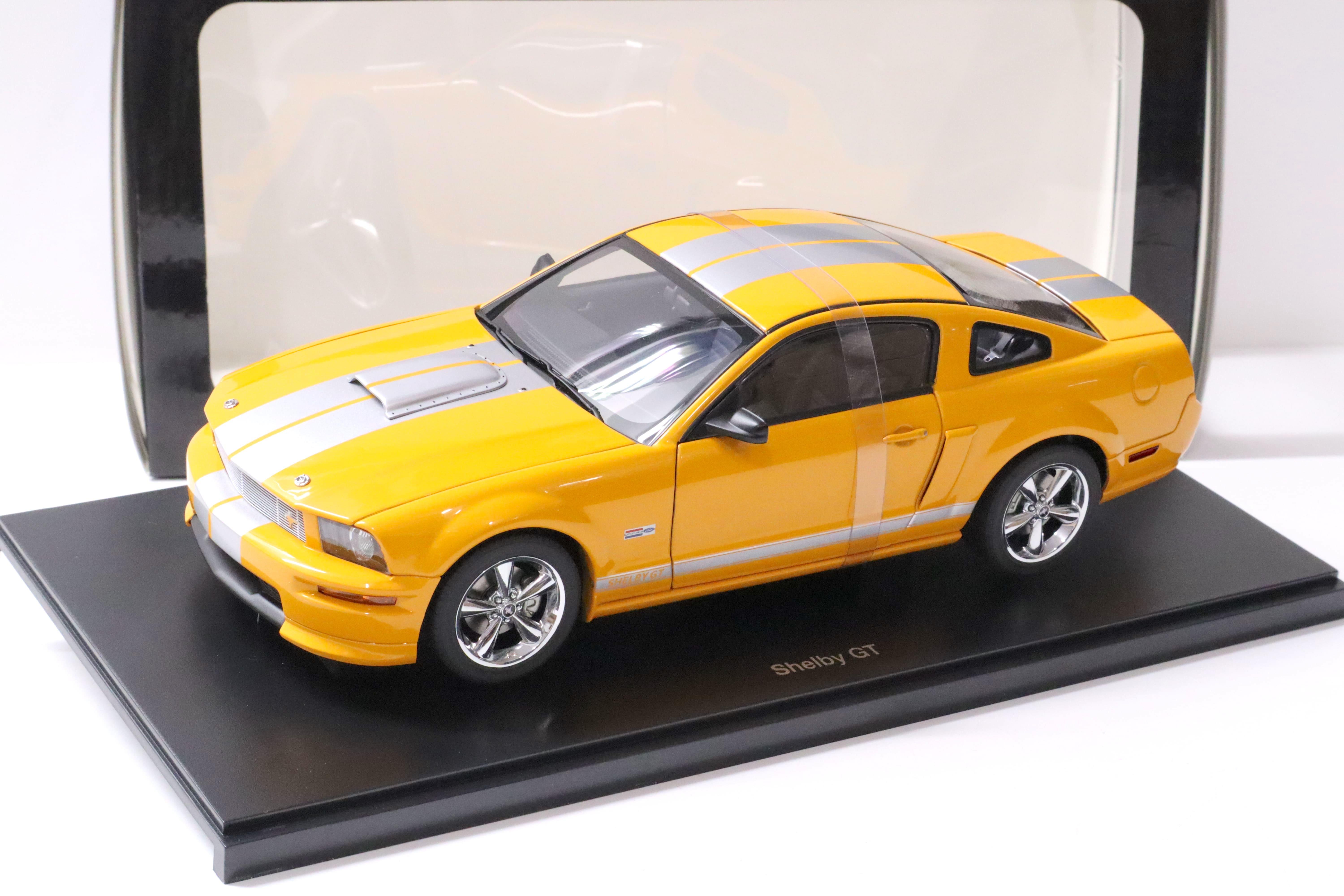 1:18 AUTOart Ford Mustang GT Coupe Shelby GT 2007 Grabber orange metallic