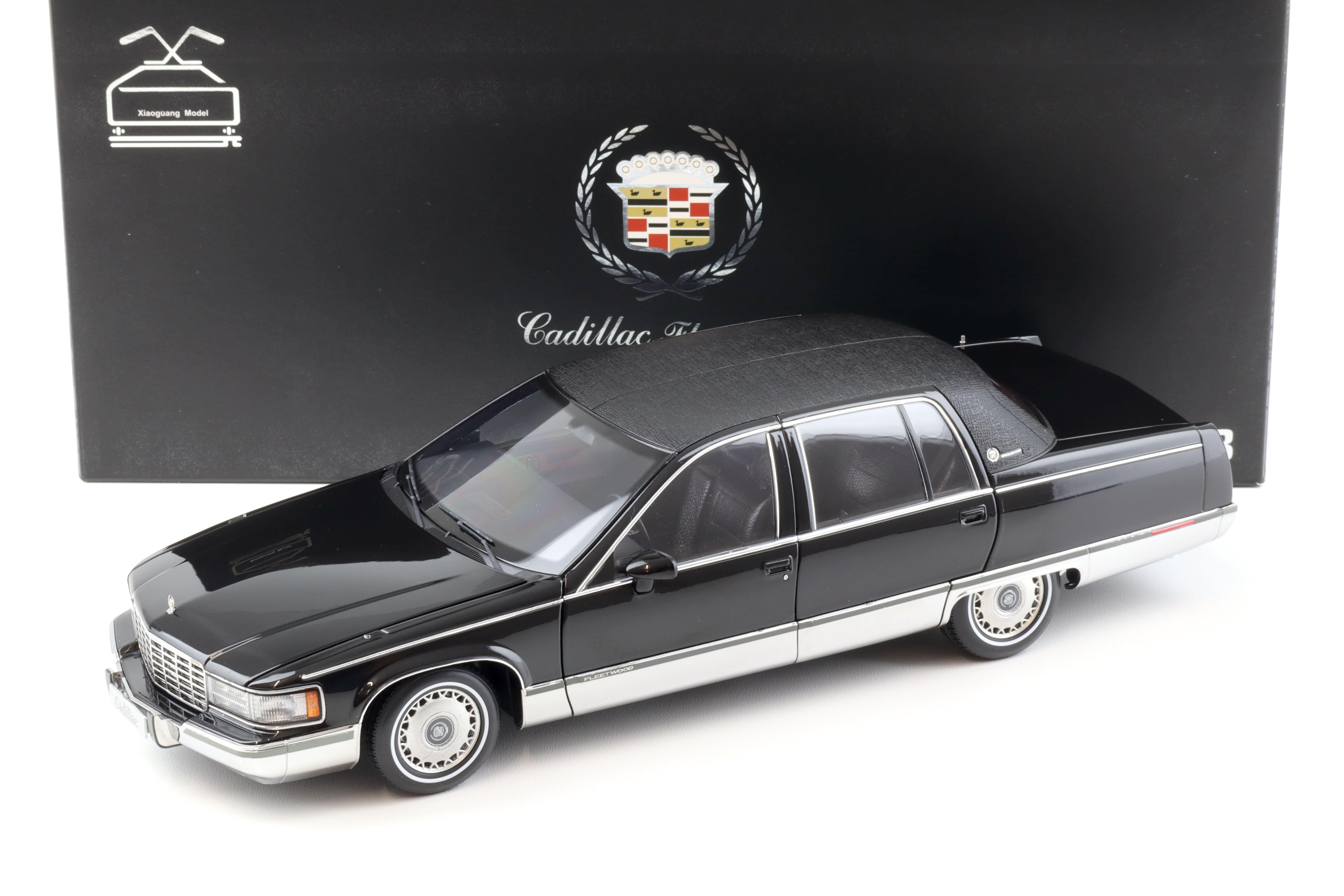 1:18 XiaoGuang Model 1993 Cadillac Fleetwood Brougham Limousine black- leather seats