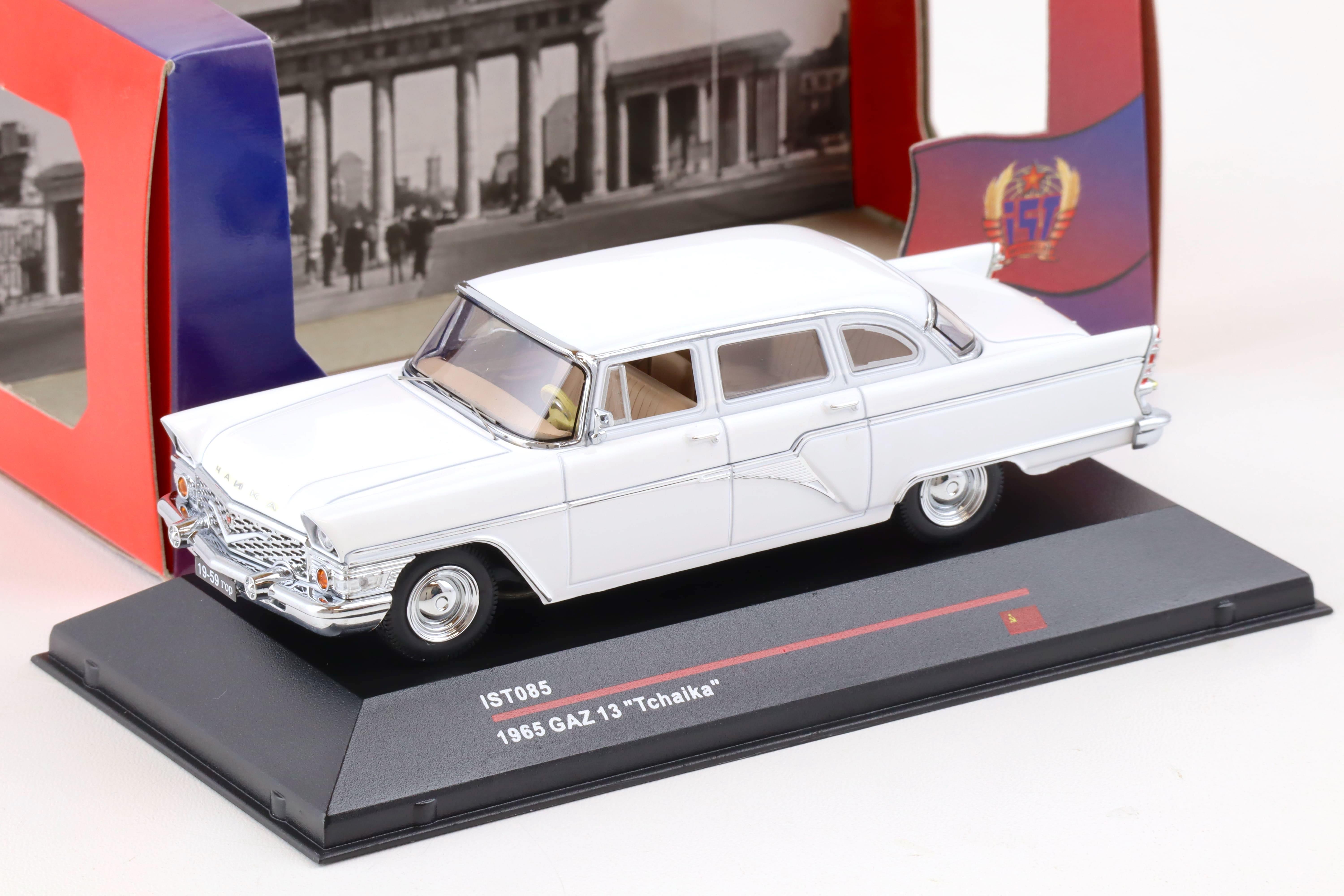 1:43 IST Models GAZ 13 Tchaika Limousine 1965 white