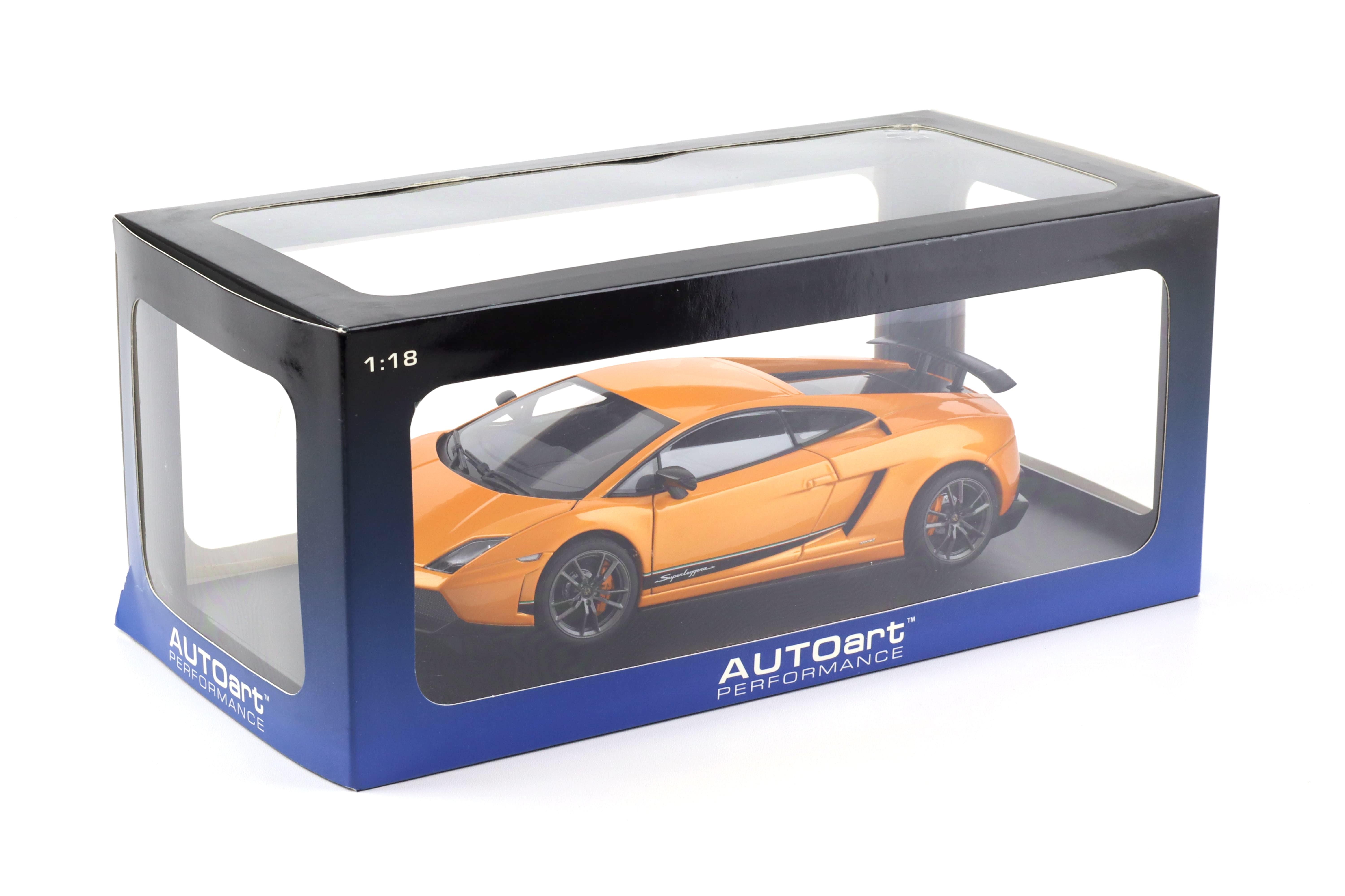 1:18 AUTOart Lamborghini Gallardo LP570-4 Superleggera arancio borealis/ orange 74656