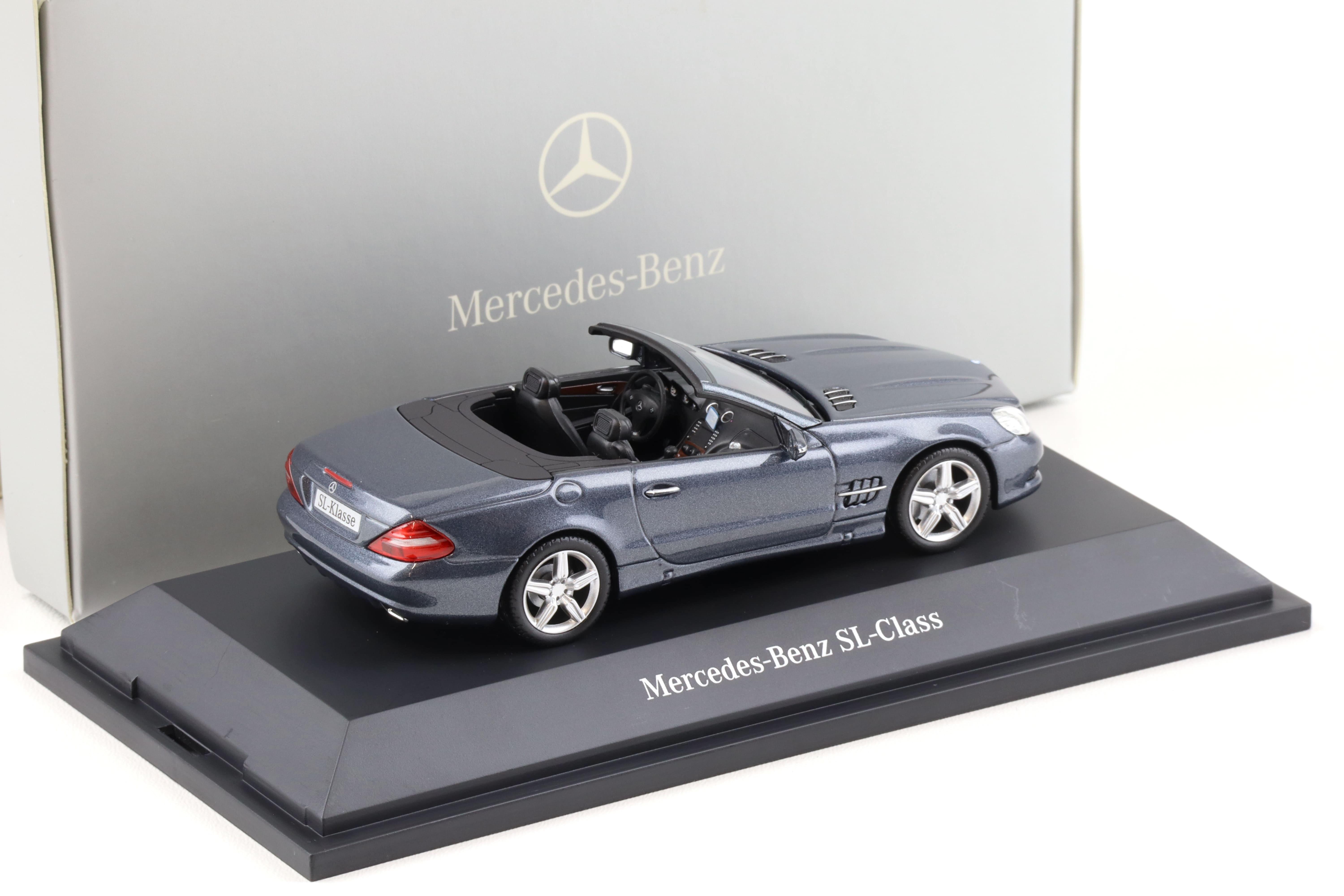 1:43 Minichamps Mercedes SL-Klasse R230 tenorit grey metallic 2008 DEALER VERSION