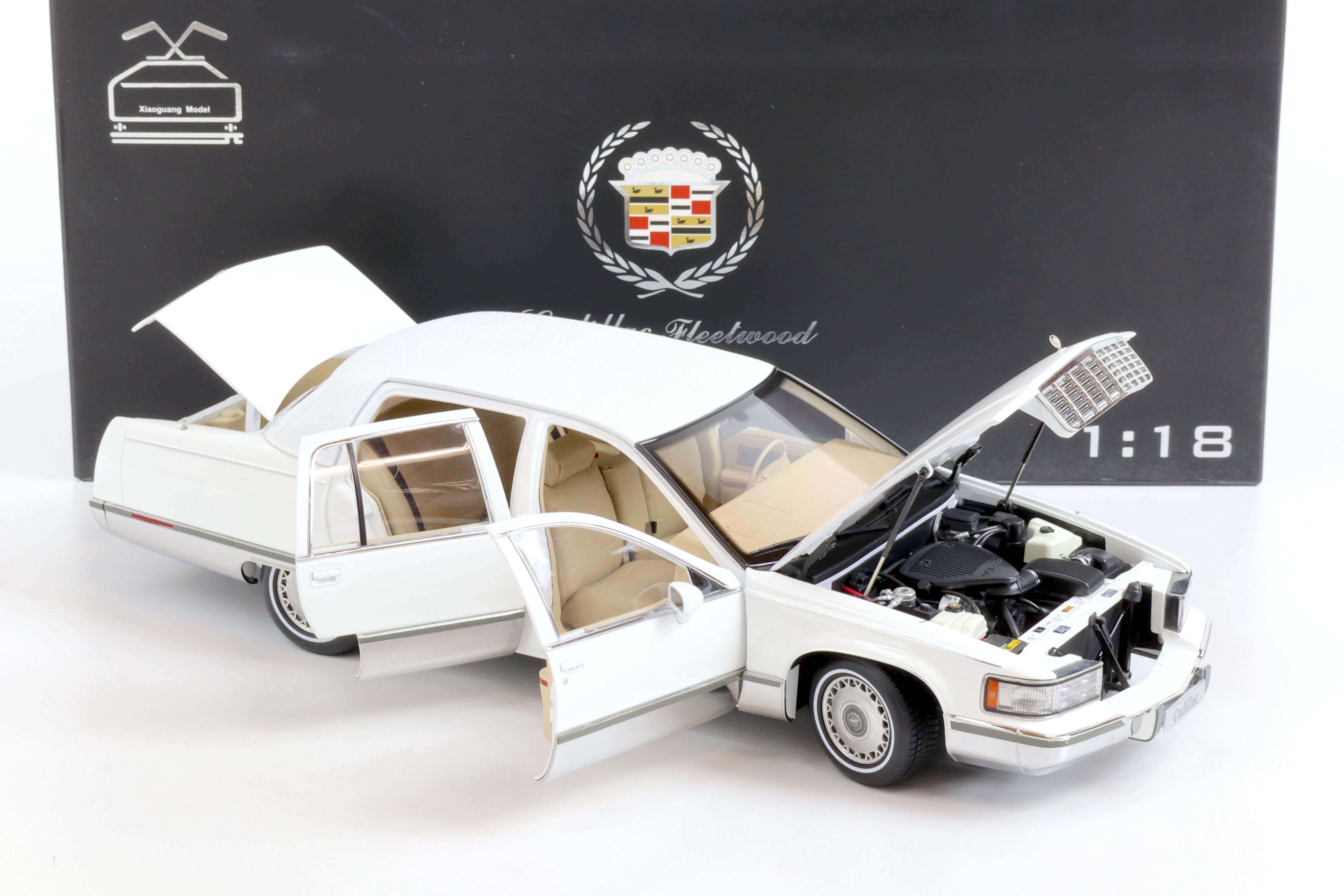 1:18 XiaoGuang Model 1993 Cadillac Fleetwood Brougham Limousine white - leather seats