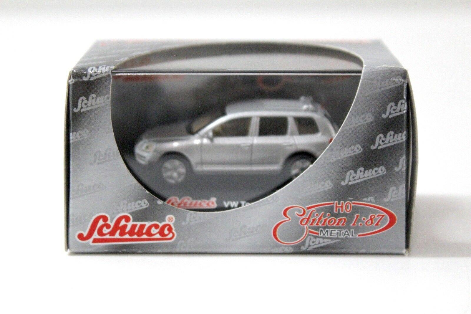 1:87 Schuco VW Touareg silver