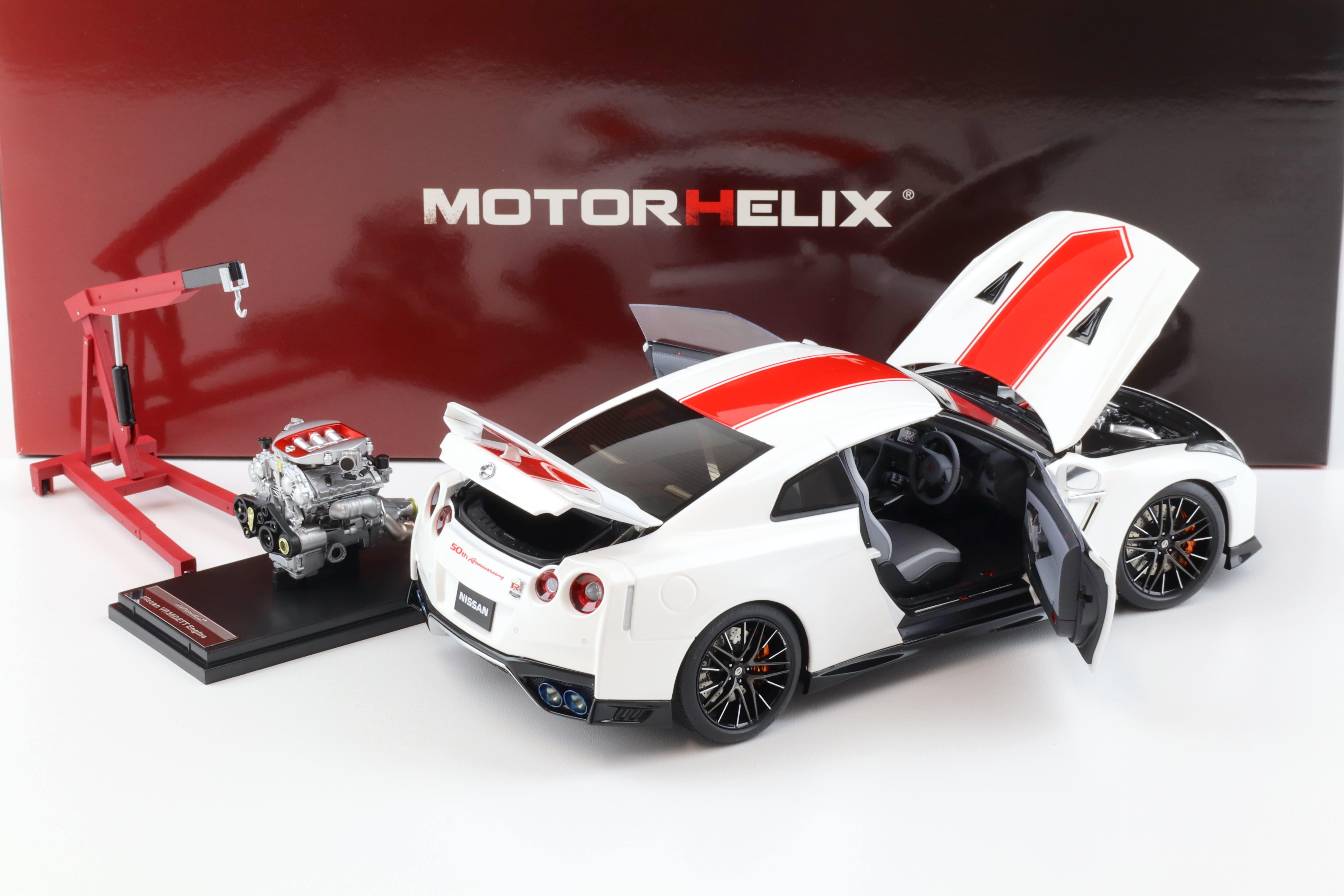 1:18 Motorhelix Nissan GT-R (R35) 50th Anniversary Brilliant white pearl + engine Diecast M83501