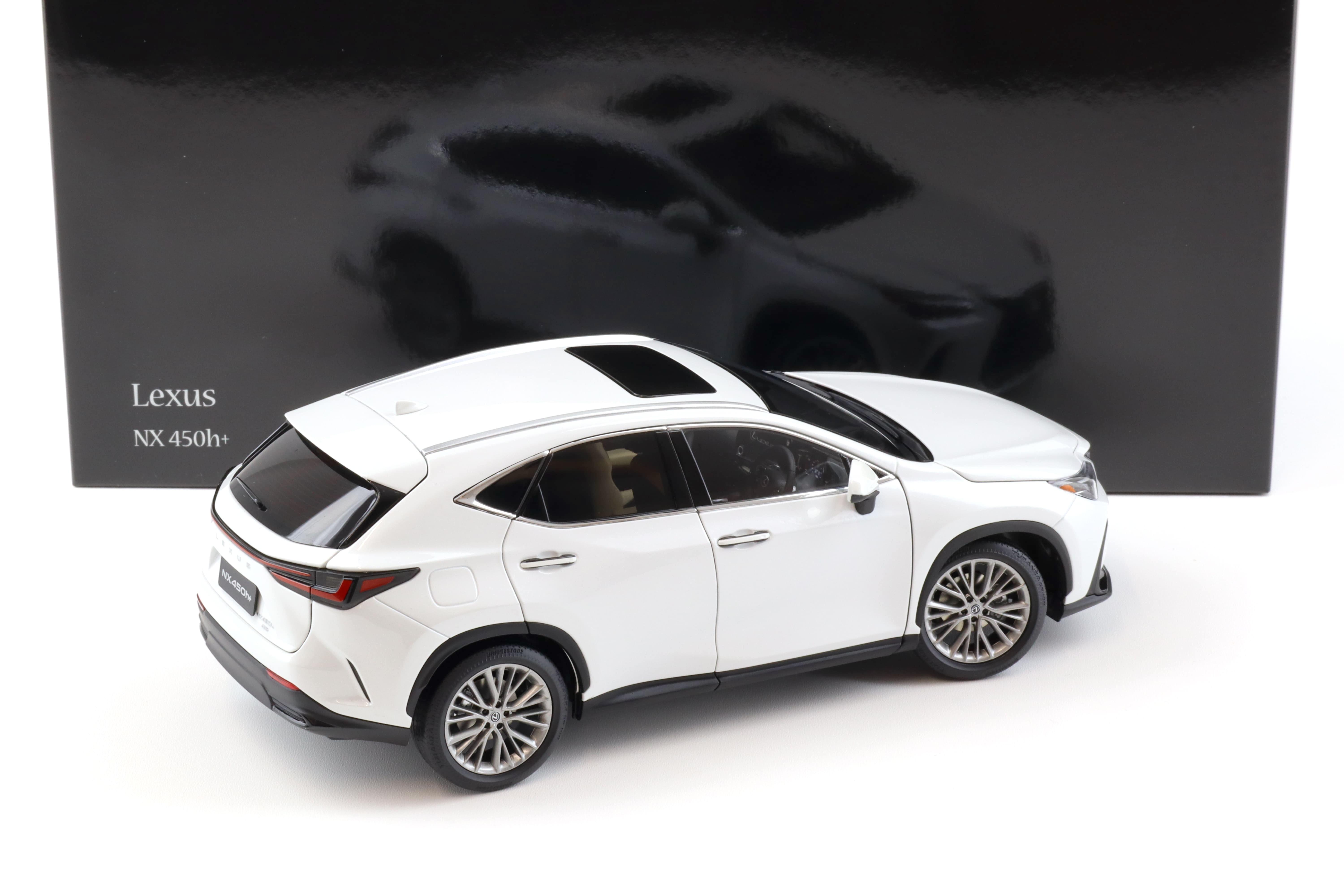 1:18 Kyosho Lexus NX 450h+ SUV 2022 Sinic Quartz white Diecast/ full openings 08968Q