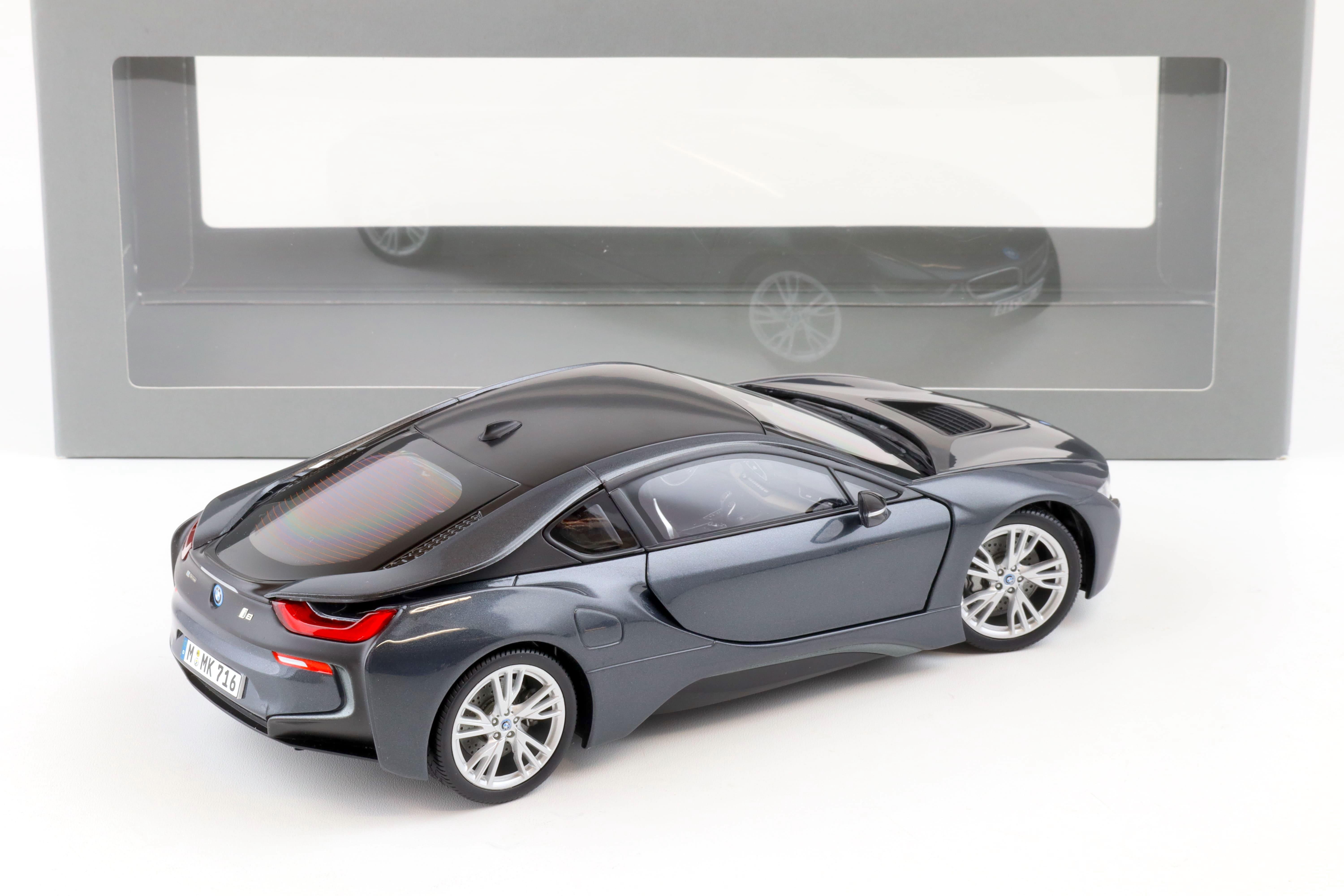 1:18 Paragon 2013 BMW i8 Coupe Sophisto grey and frozen grey