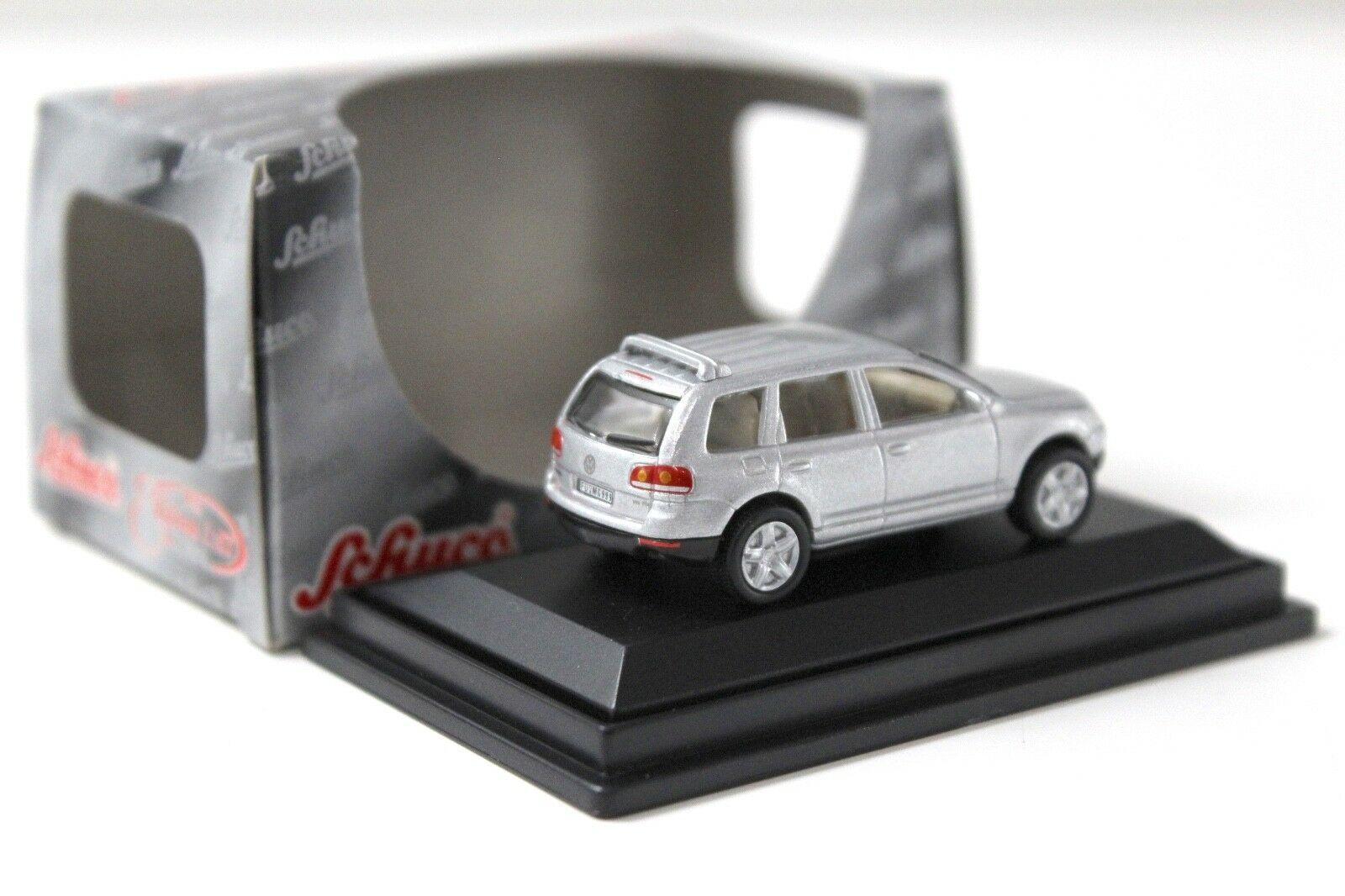 1:87 Schuco VW Touareg silver