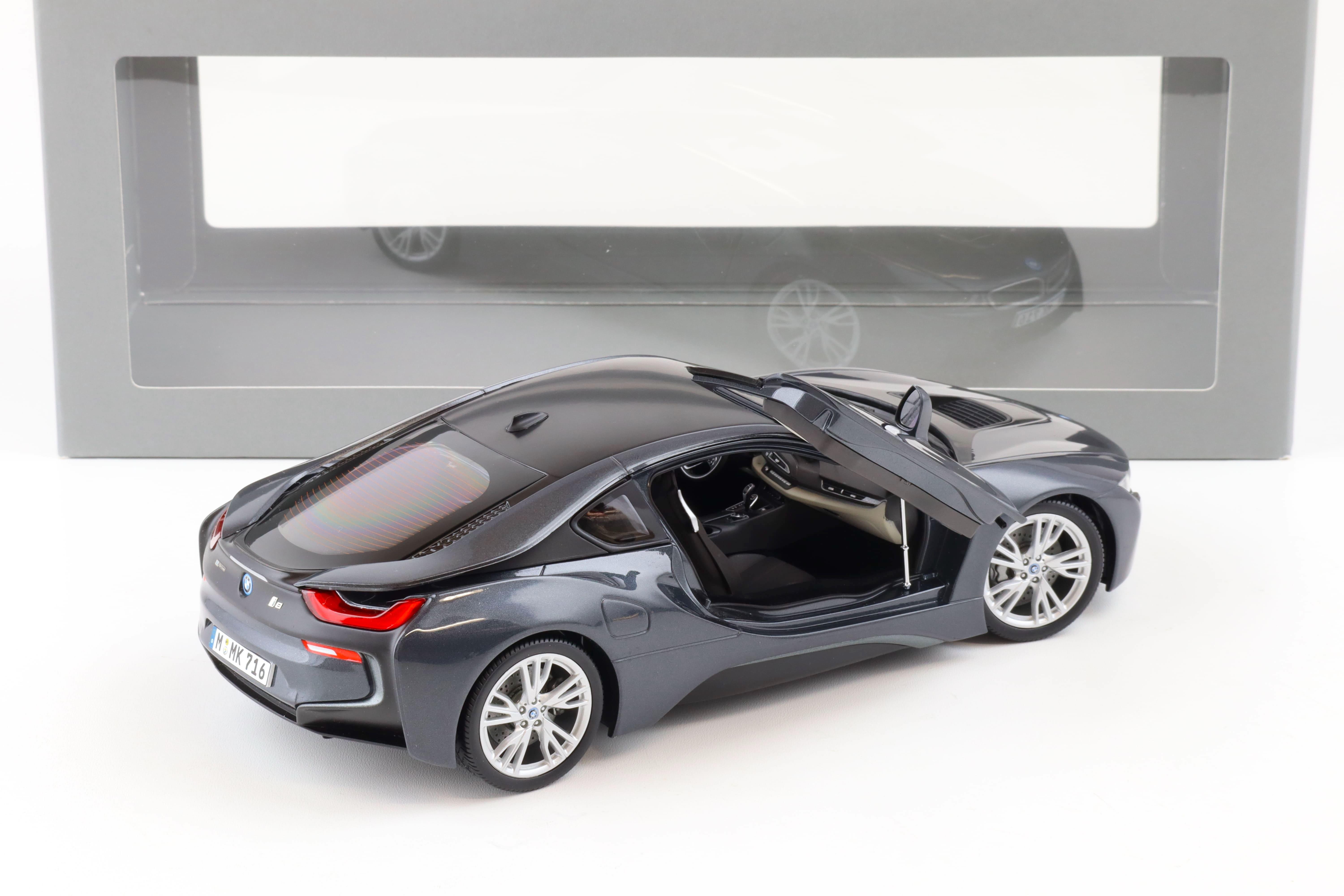 1:18 Paragon 2013 BMW i8 Coupe Sophisto grey and frozen grey