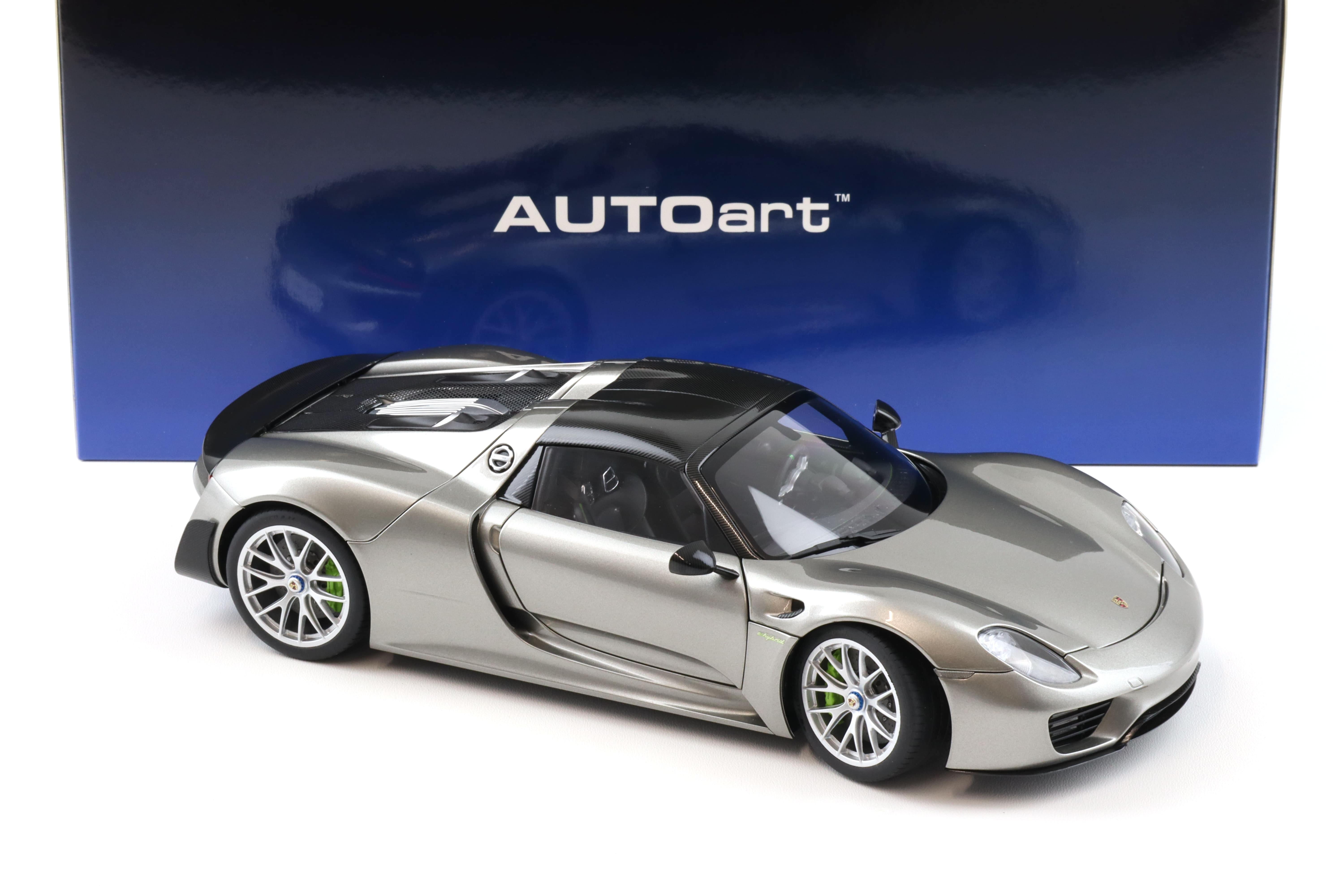 1:18 AUTOart Porsche 918 Spyder Weissach Package 2013 Liquid Metal silver 77922