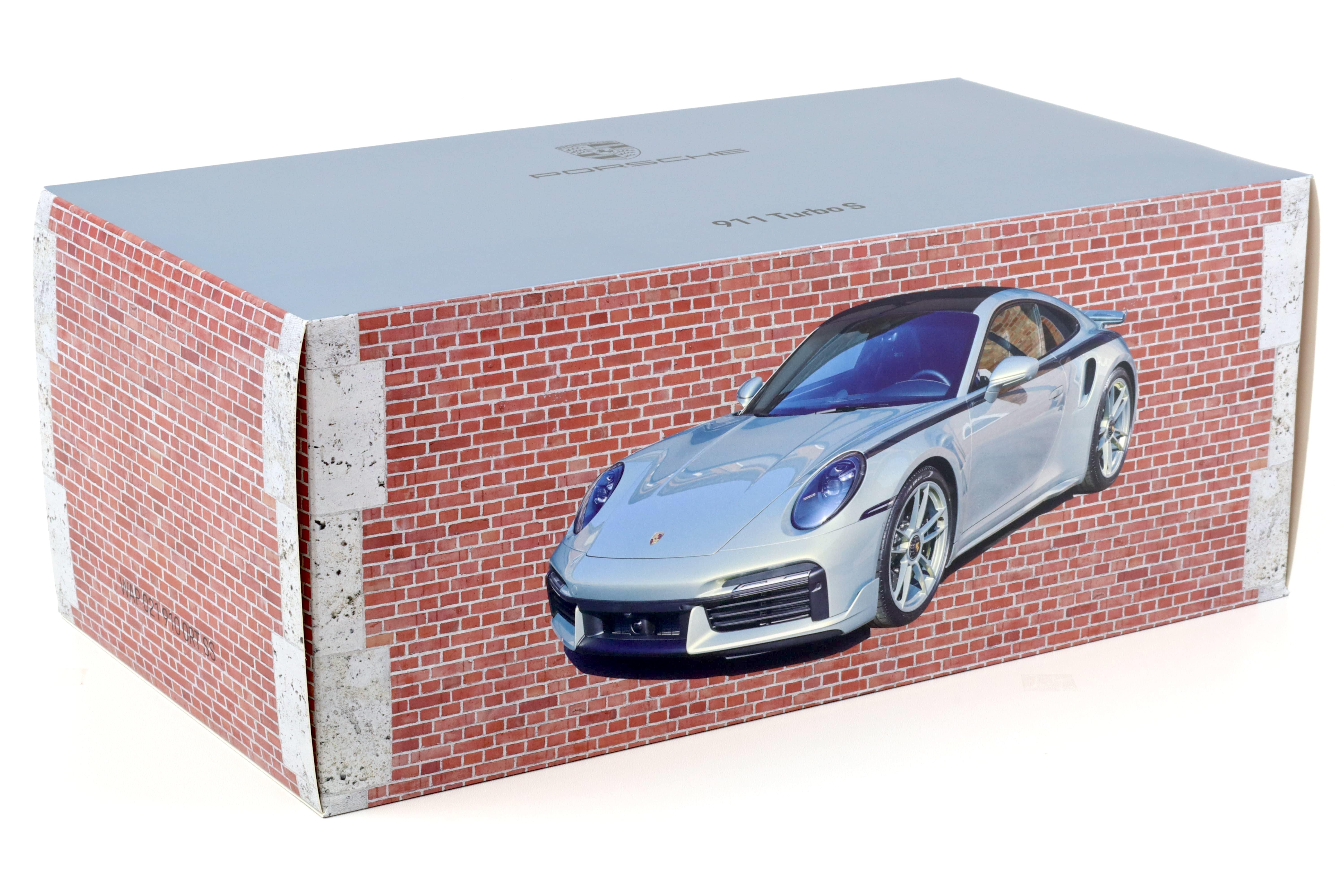 1:18 Spark Porsche 911 992 Turbo S Sonderwunsch Urban Bamboo Chromaflair WAP DEALER