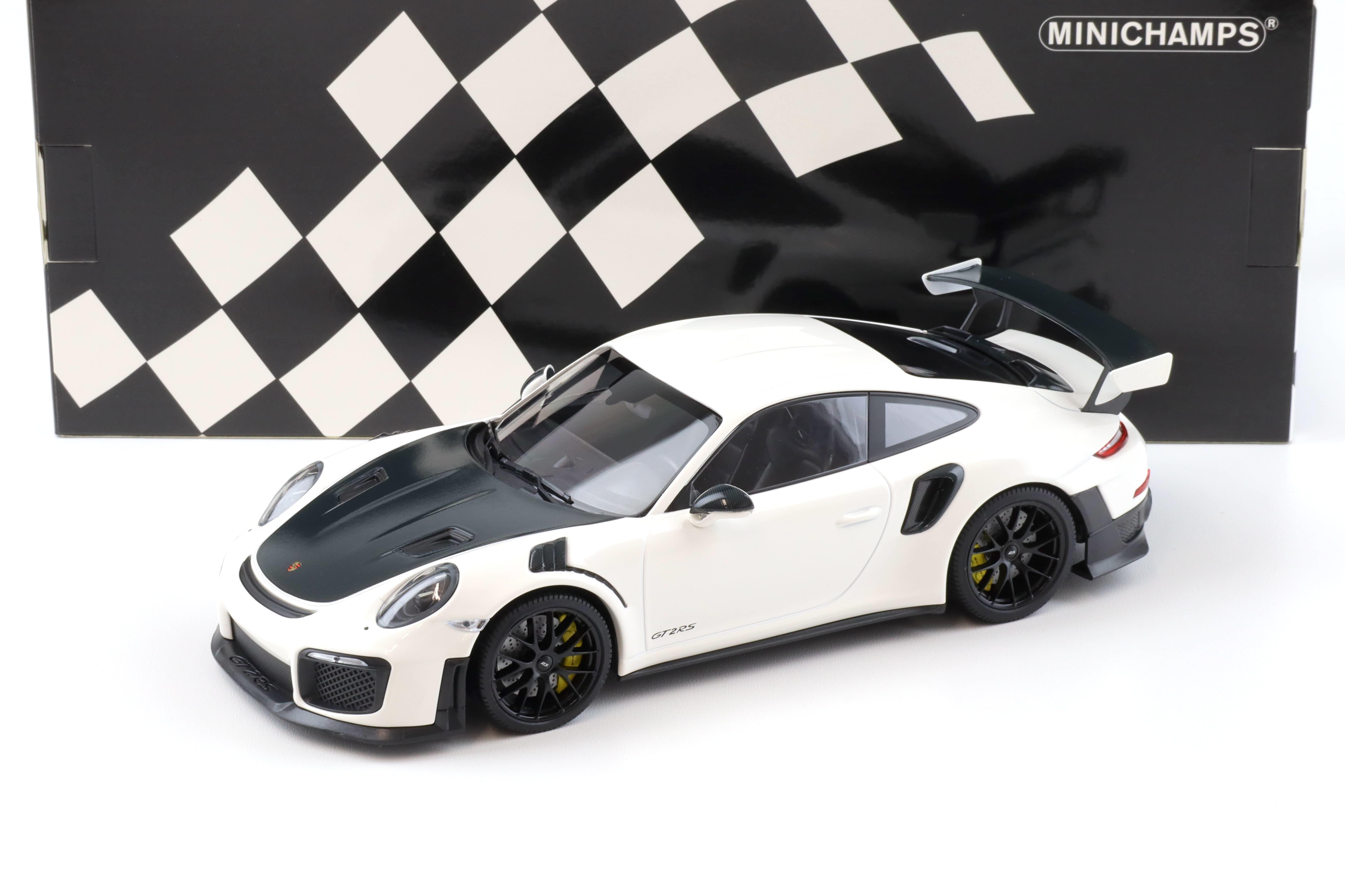 1:18 Minichamps Porsche 911 (991.2) GT2 RS white with black wheels 2018