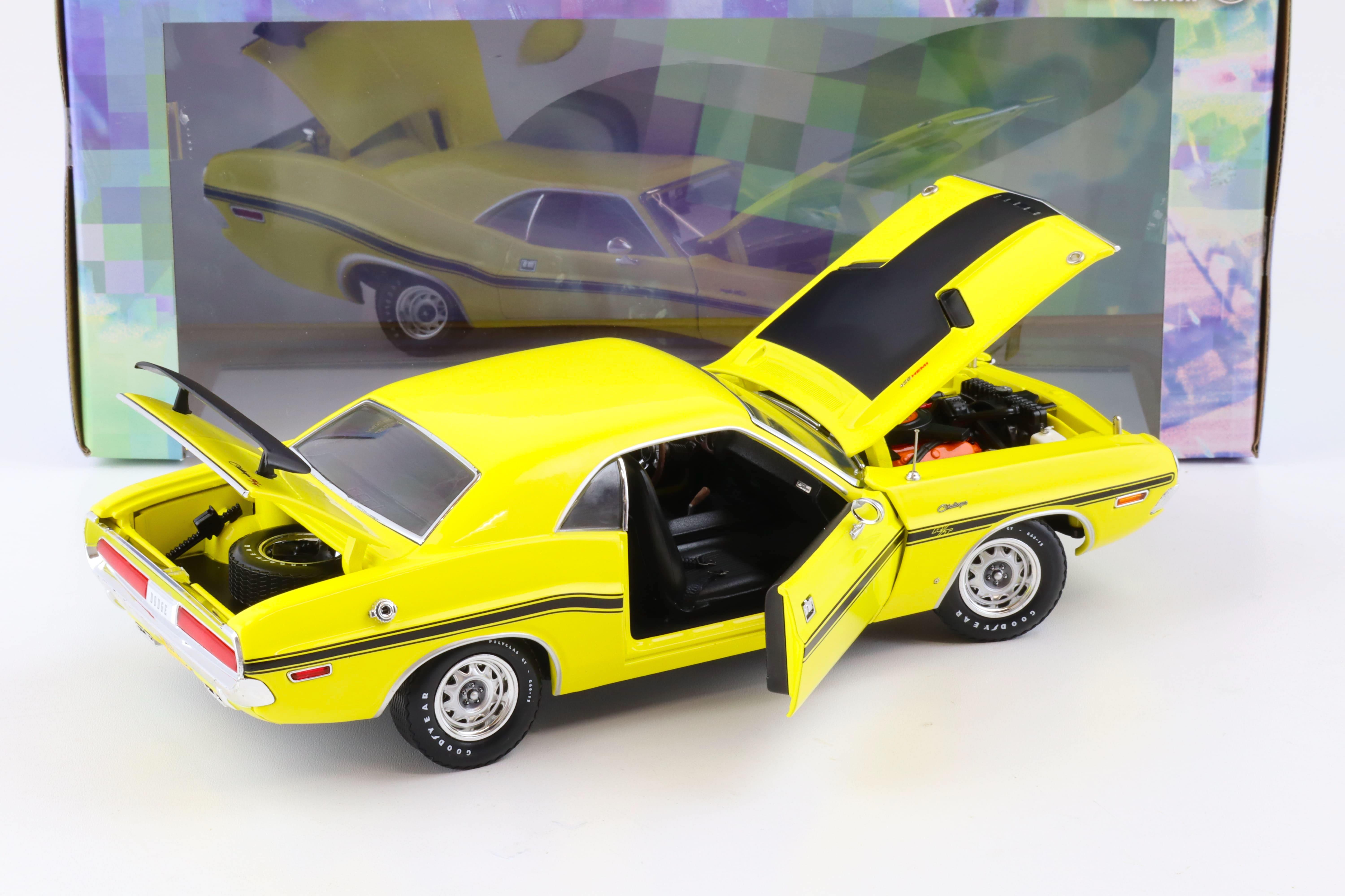 1:18 Greenlight 1970 Dodge Challenger R/T 426 Hemi Coupe yellow NCIS