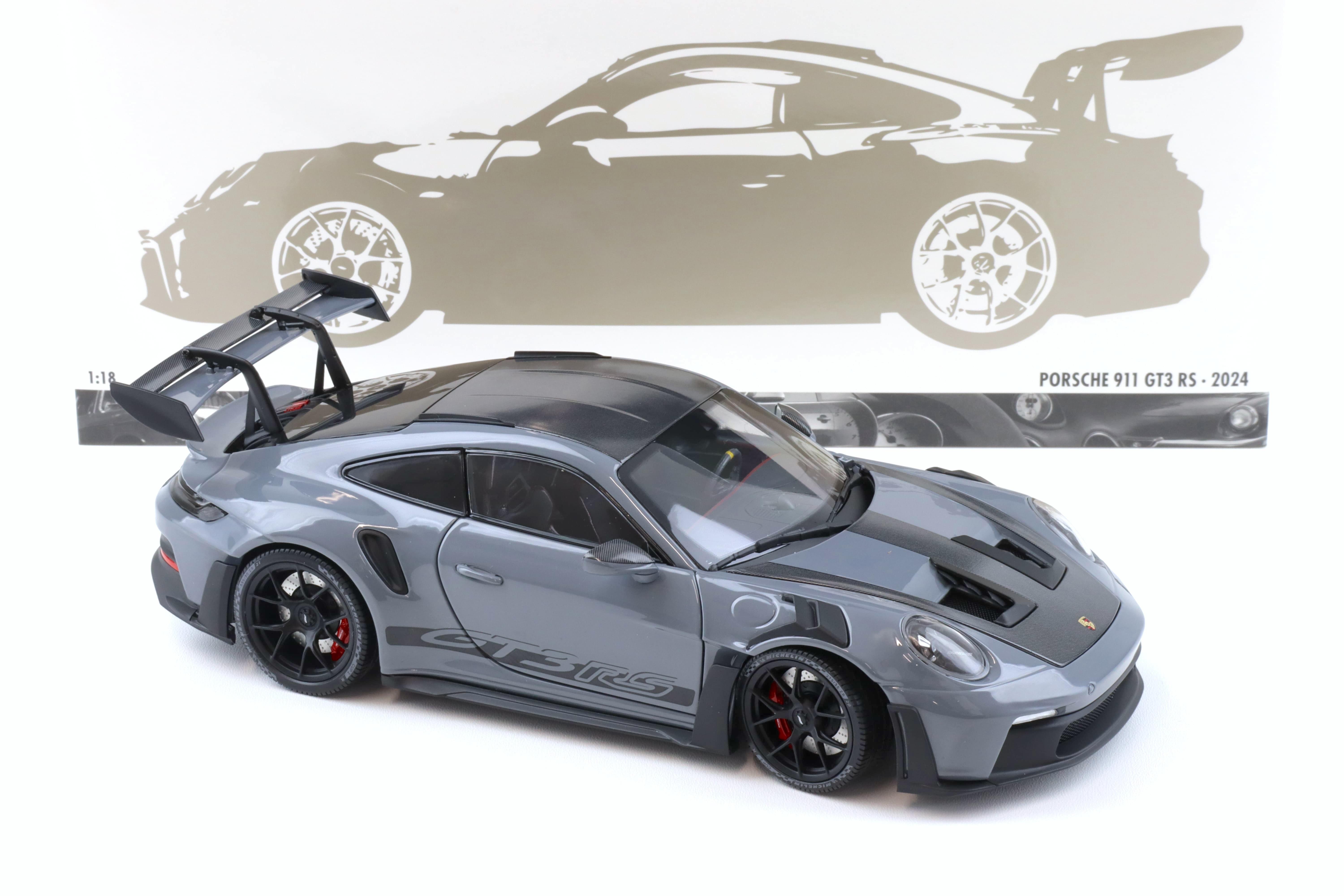 1:18 Minichamps Porsche 911 (992) GT3 RS Weissach Package grey/ black wheels