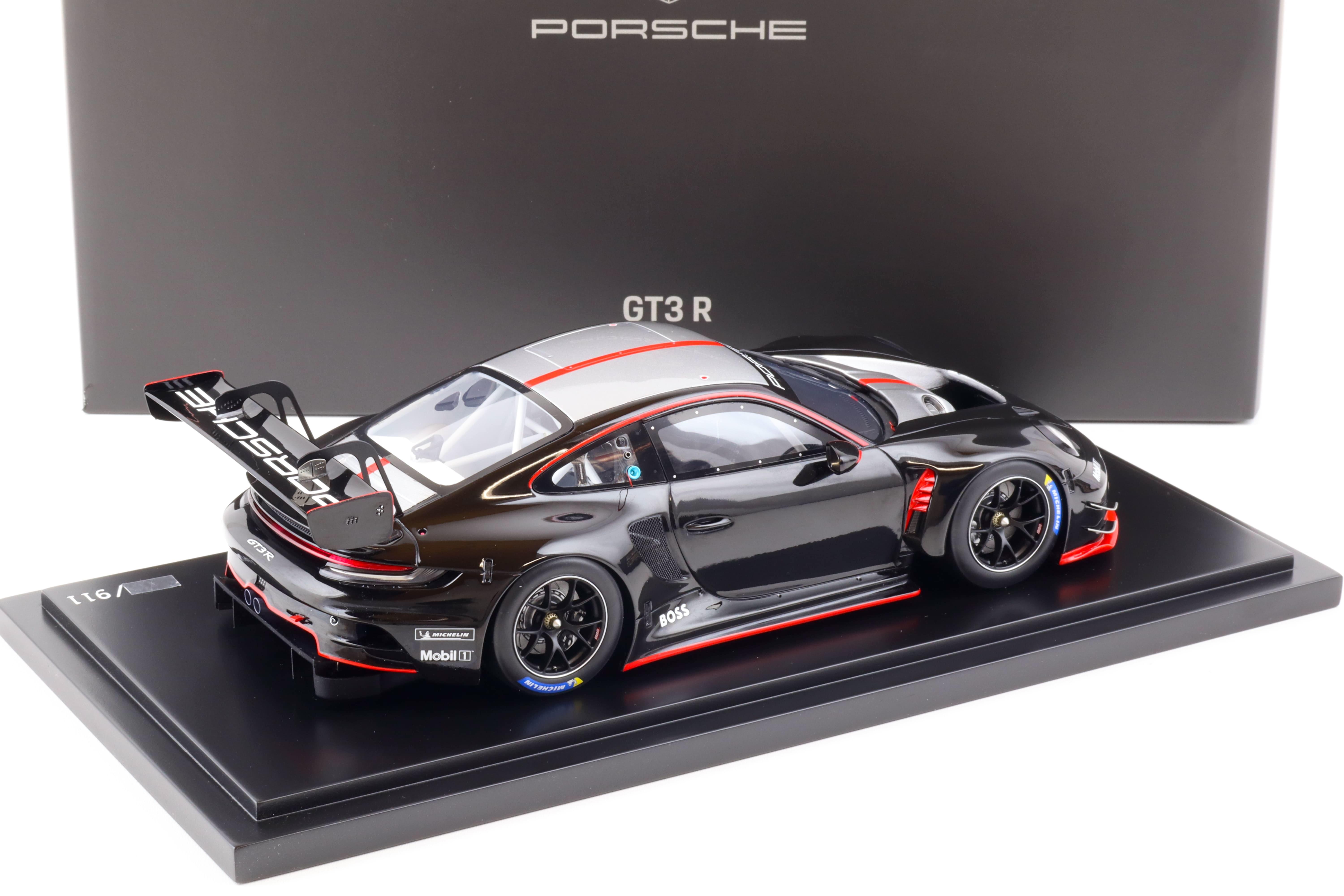 1:18 Spark Porsche 911 (992) GT3 R Coupe black/ silver WAP DEALER
