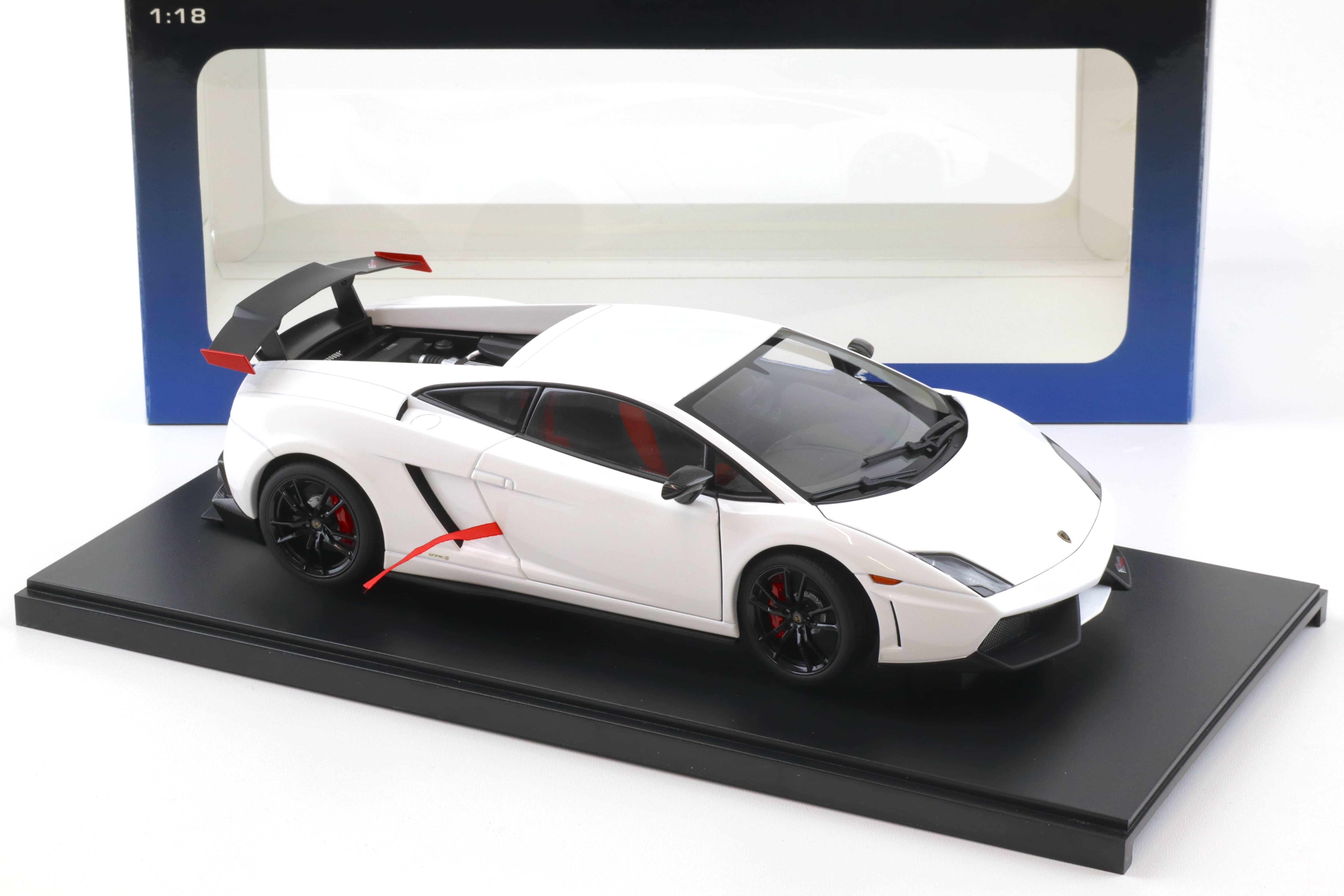 1:18 AUTOart Lamborghini Gallardo LP570 Supertrofeo Stradale Bianco Monocerus/ white