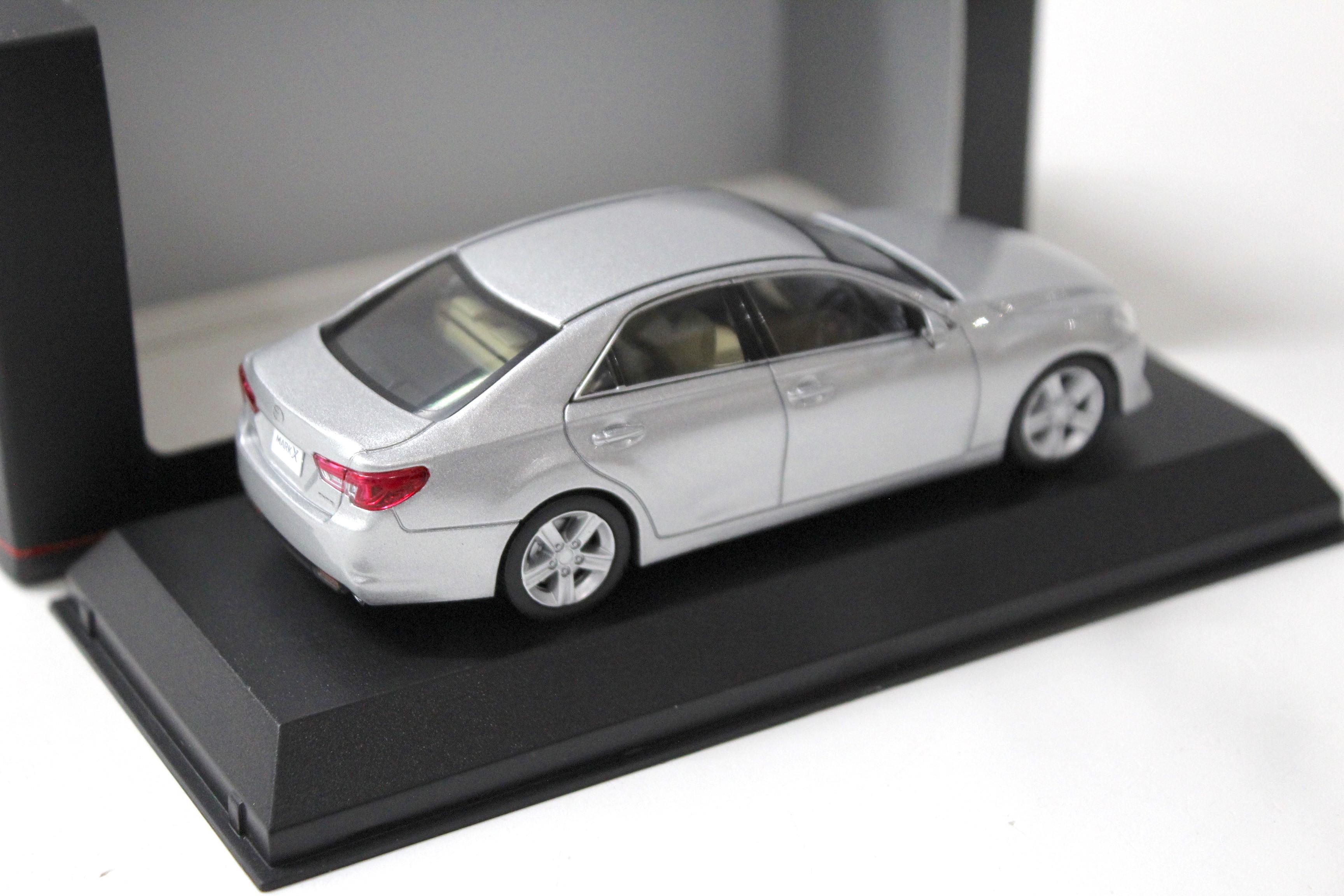 1:43 Kyosho Toyota MARK X 250G (Late) "F Package" Limousine silver