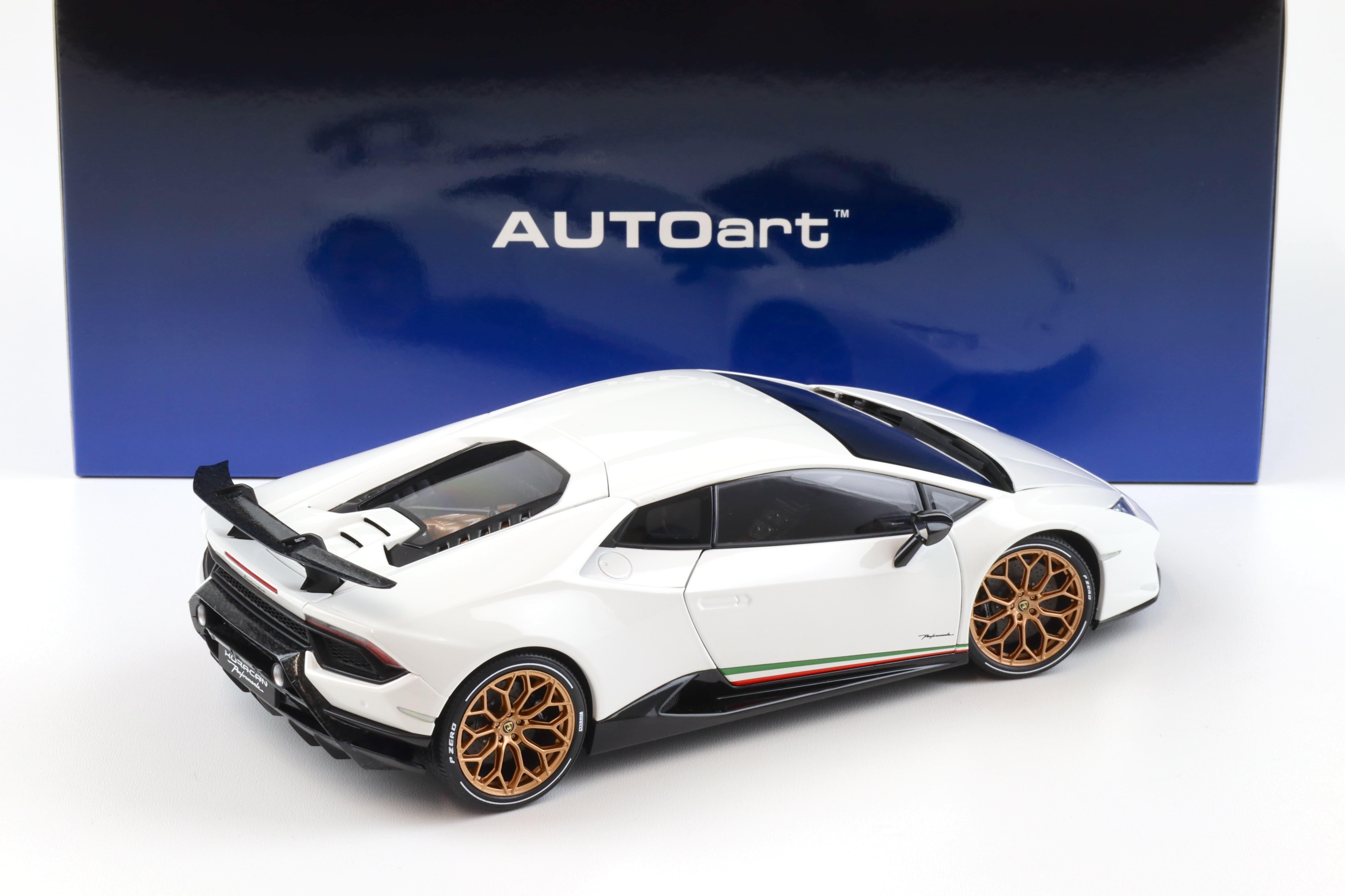 1:18 AUTOart Lamborghini Huracan Performante Bianco Monocerus/ solid white 79151