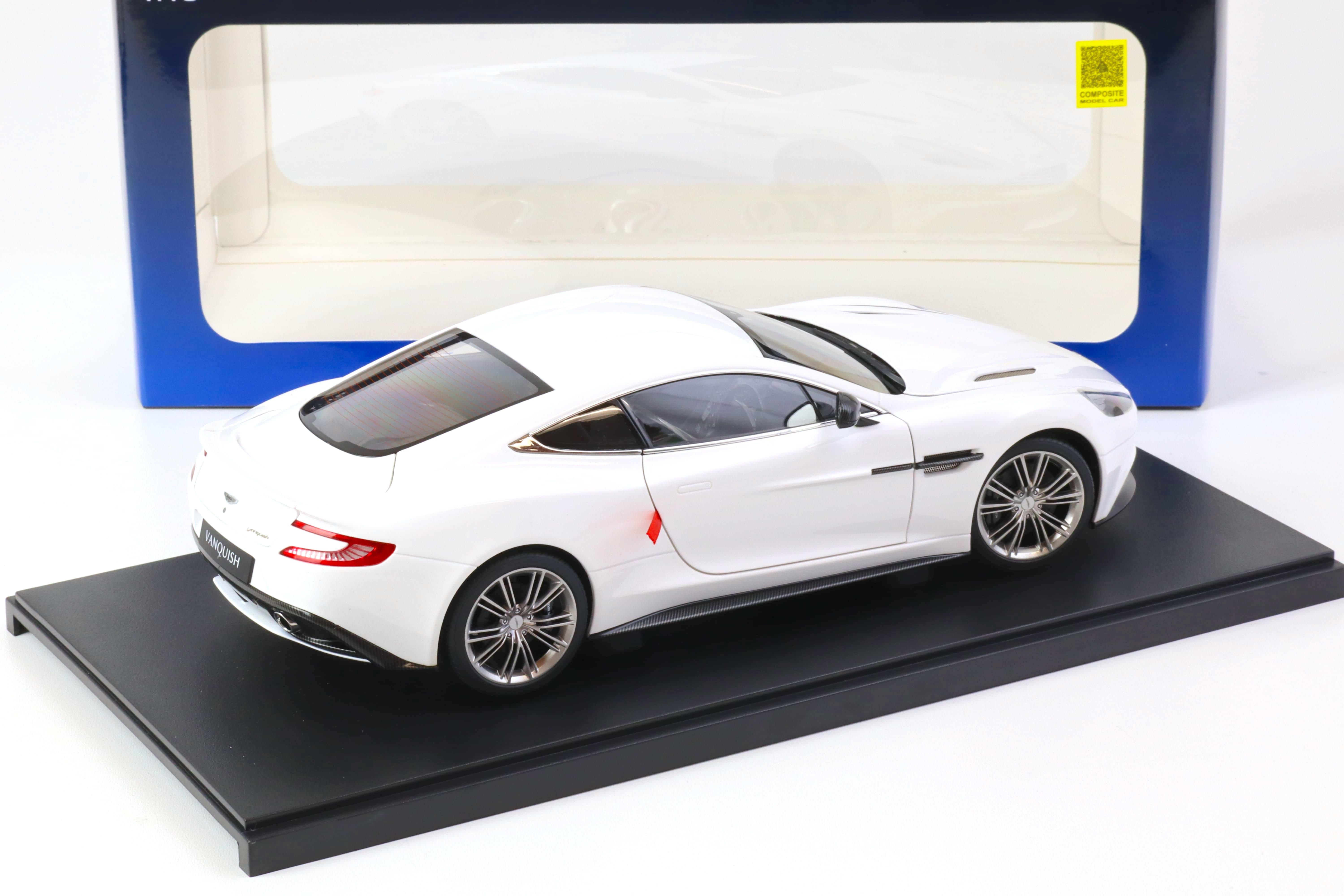 1:18 AUTOart Aston Martin Vanquish Coupe 2015 glossy white 70250