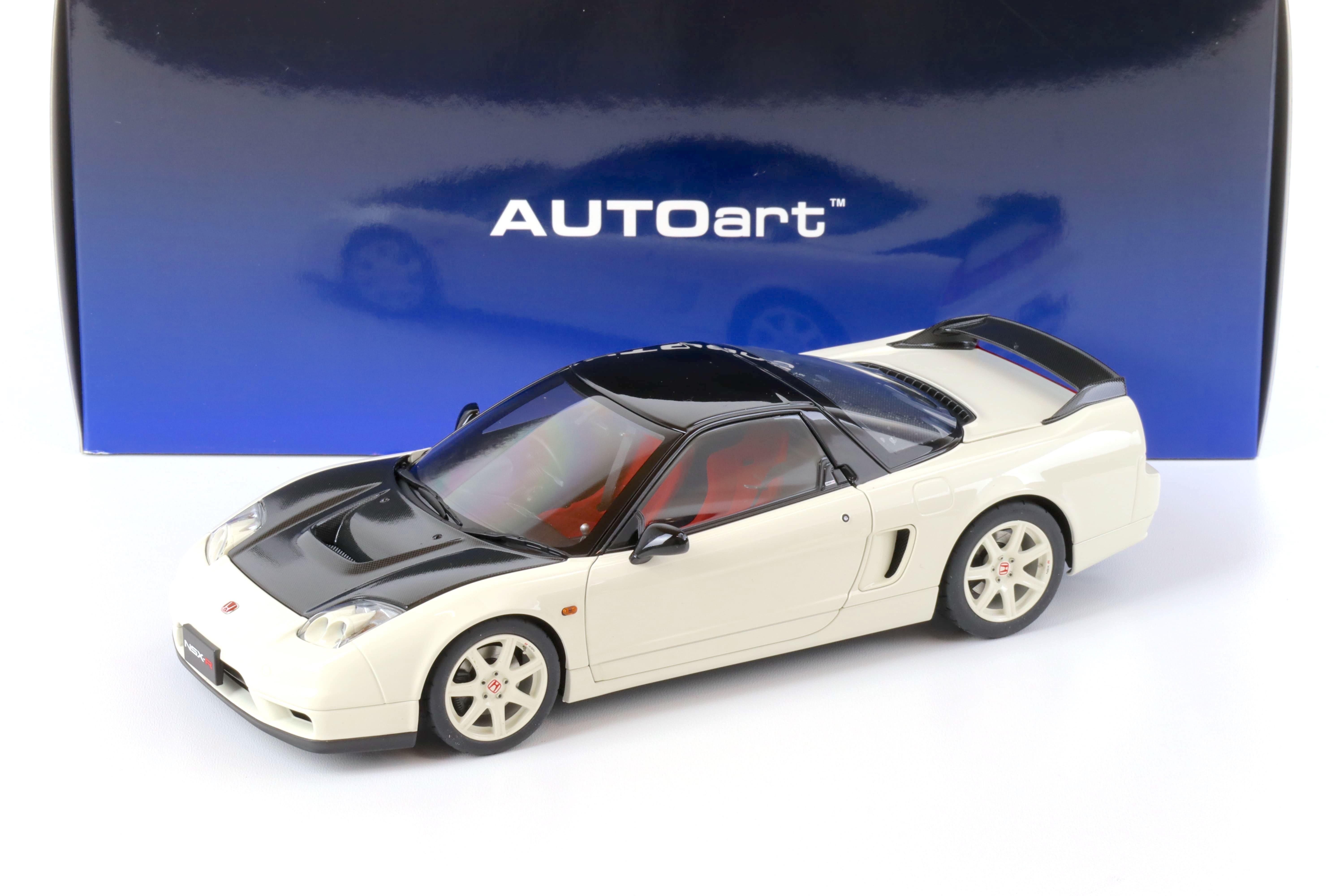 1:18 AUTOart Honda NSX-R (NA2) 2019 Championship white/ black Carbon fiber