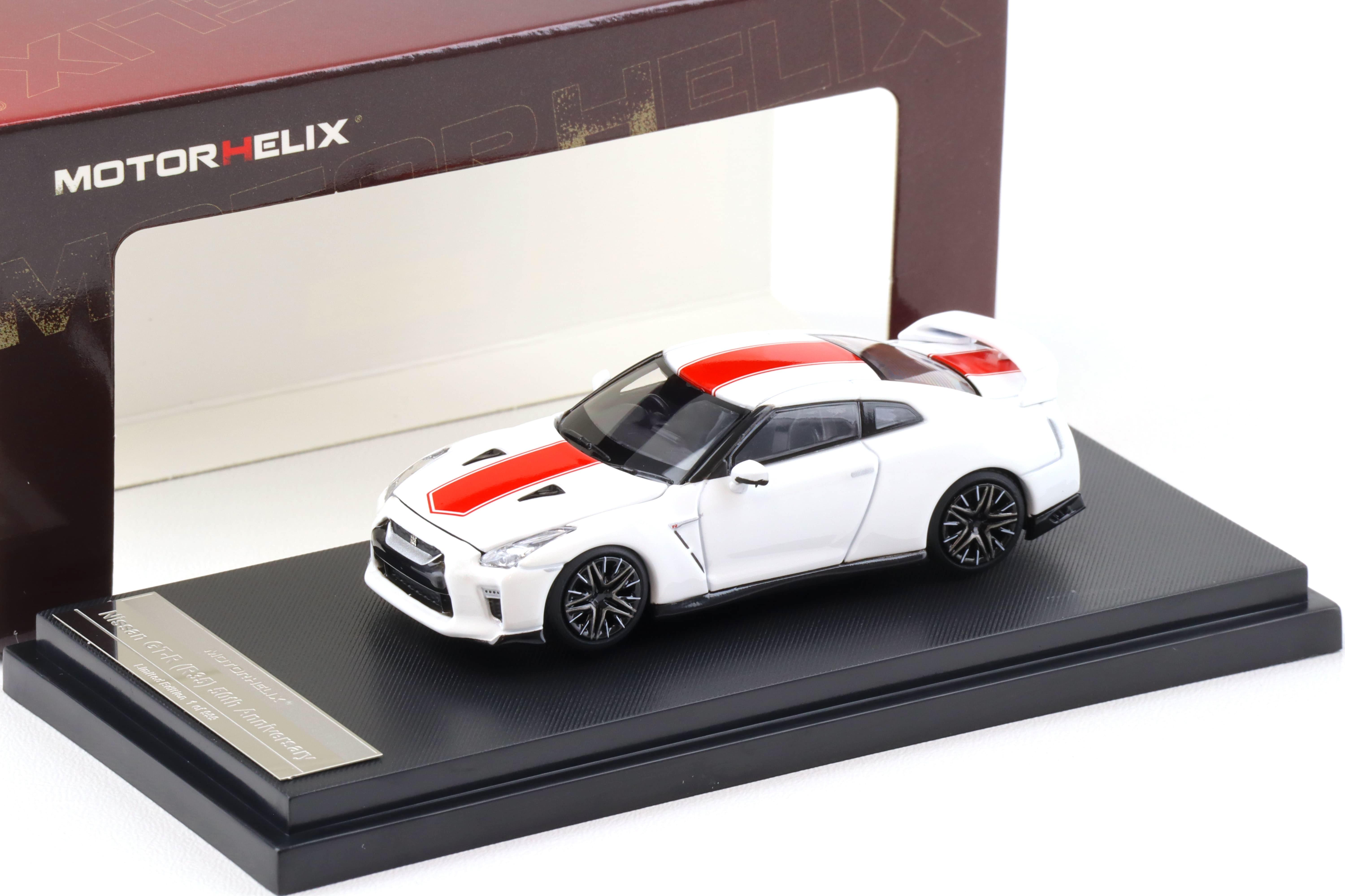 1:64 Motorhelix Nissan GT-R (R35) 50th Anniversary Brilliant white pearl M63502