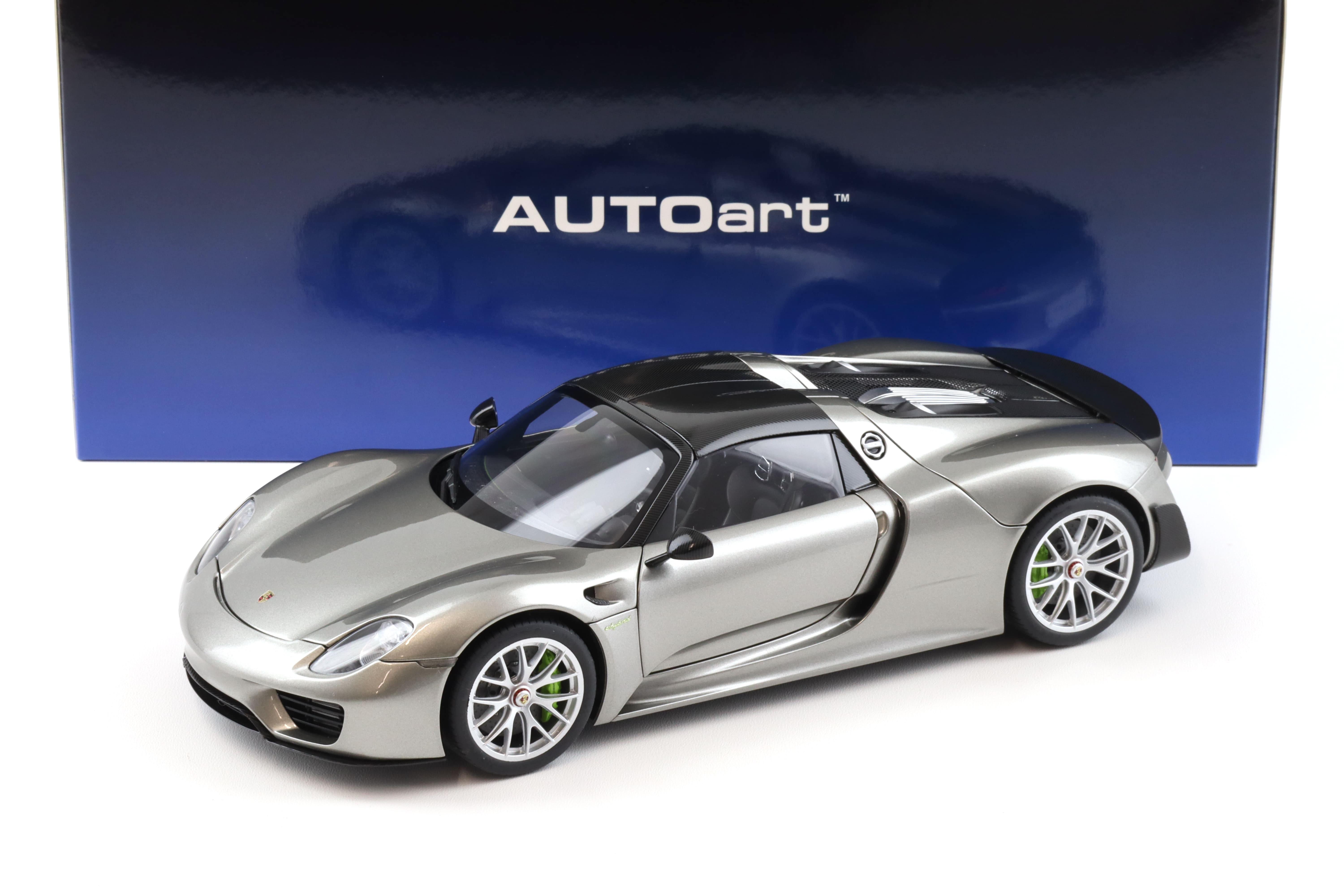 1:18 AUTOart Porsche 918 Spyder Weissach Package 2013 Liquid Metal silver 77922