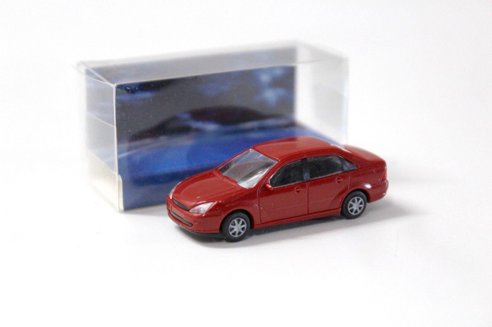 1:87 Rietze Ford Focus Sedan dark red