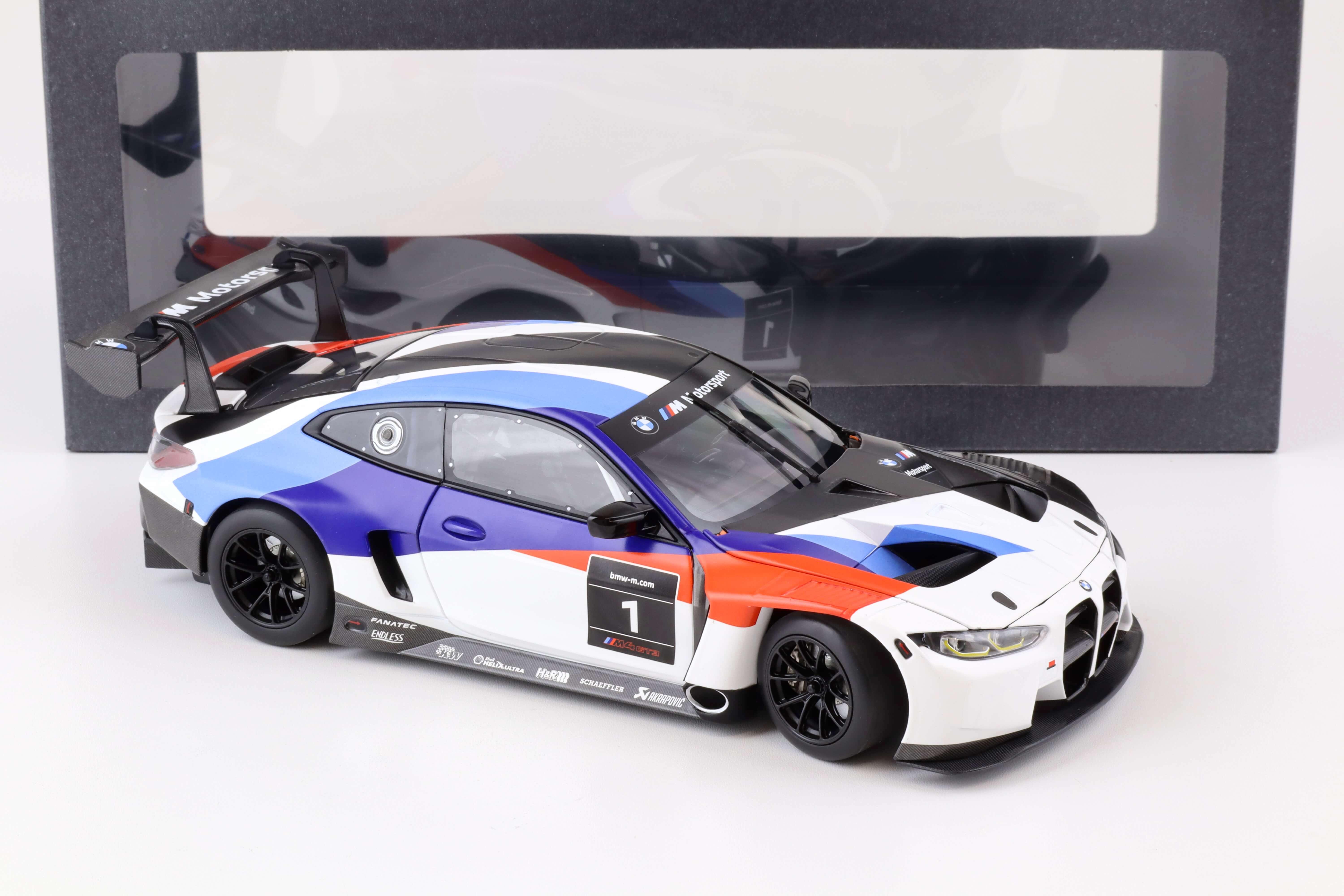 1:18 Minichamps BMW M4 GT3 Presentation 2021 #1 white/blue/red DEALER VERSION