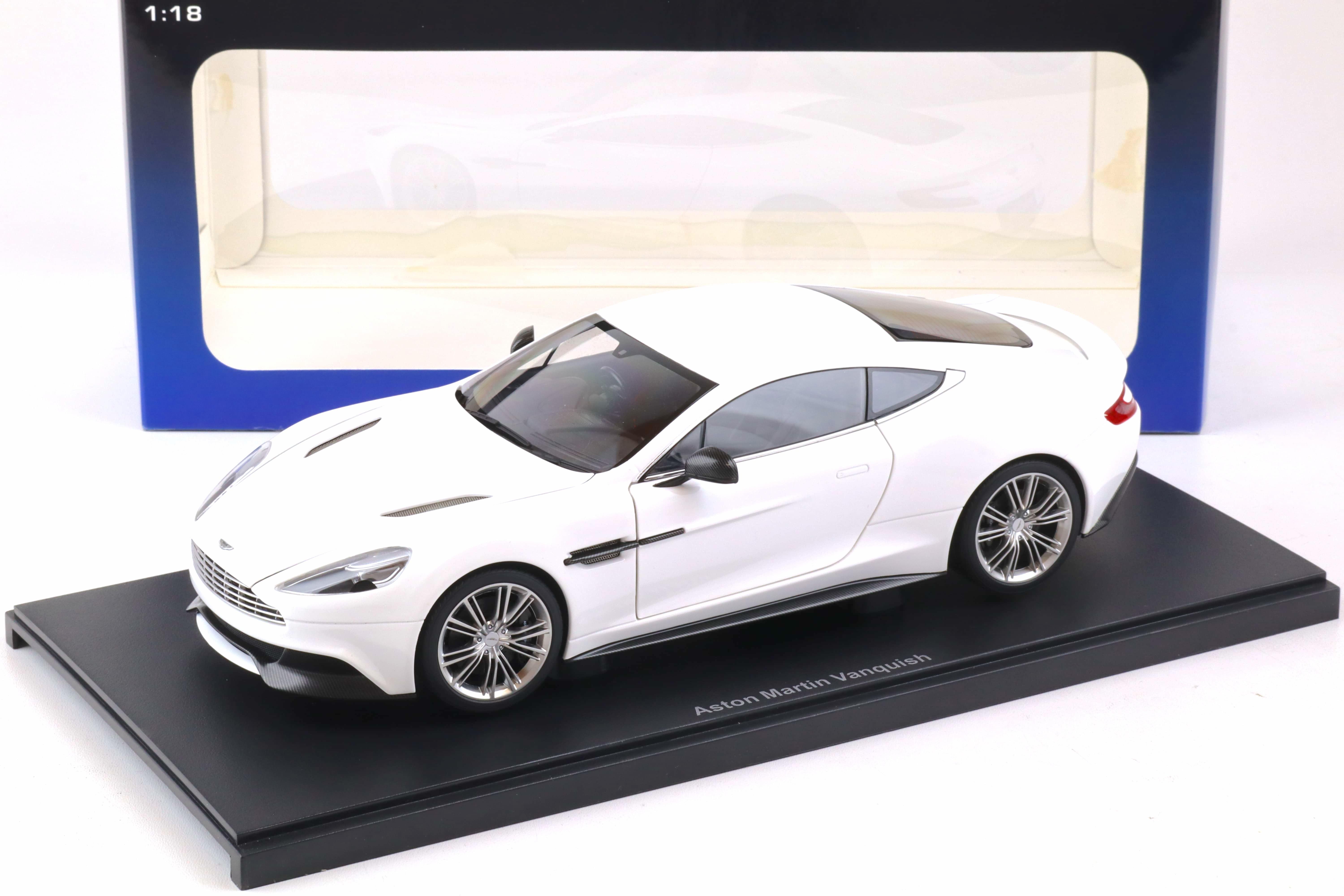1:18 AUTOart Aston Martin Vanquish Coupe 2015 glossy white 70250