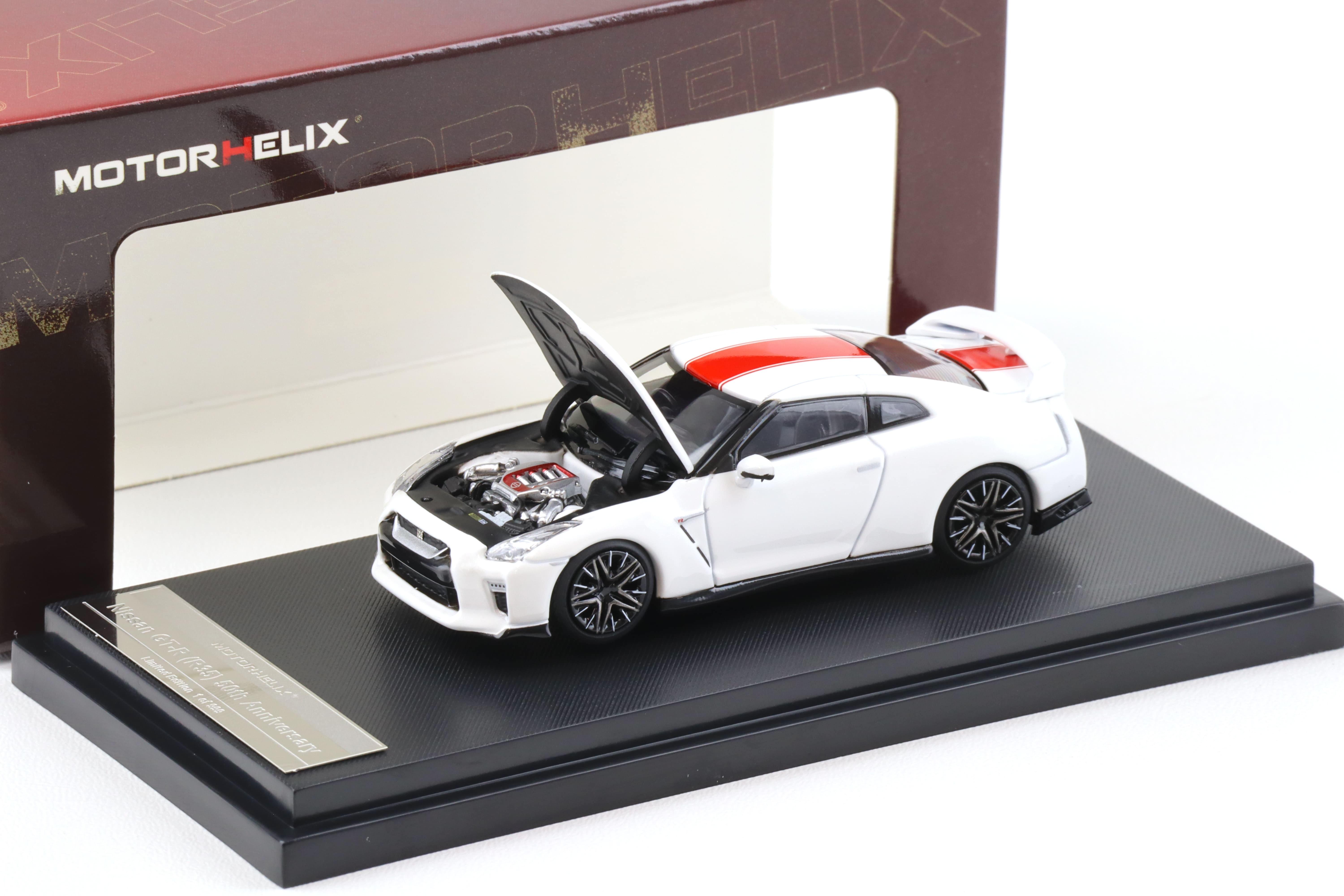 1:64 Motorhelix Nissan GT-R (R35) 50th Anniversary Brilliant white pearl M63502