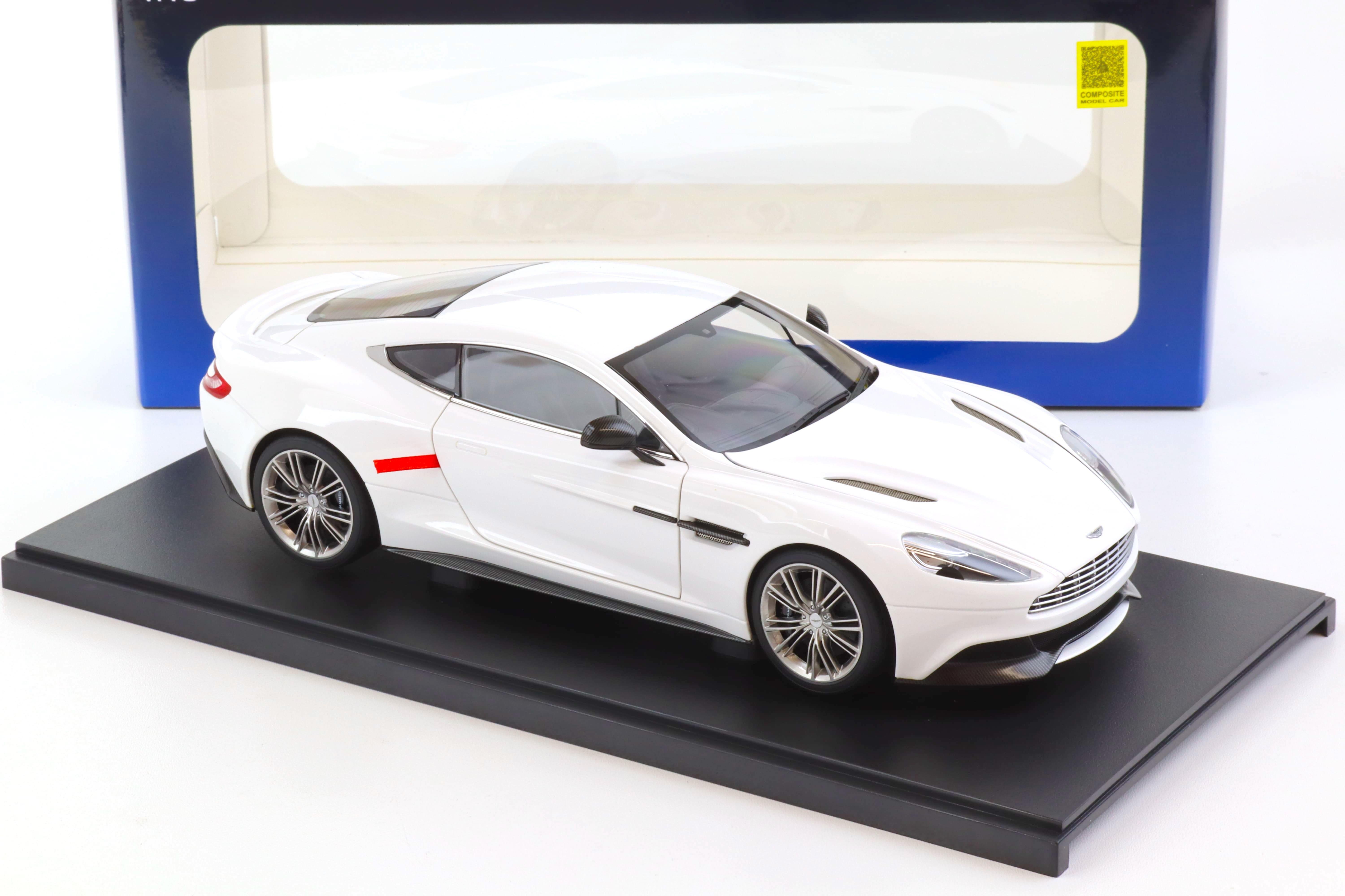 1:18 AUTOart Aston Martin Vanquish Coupe 2015 glossy white 70250