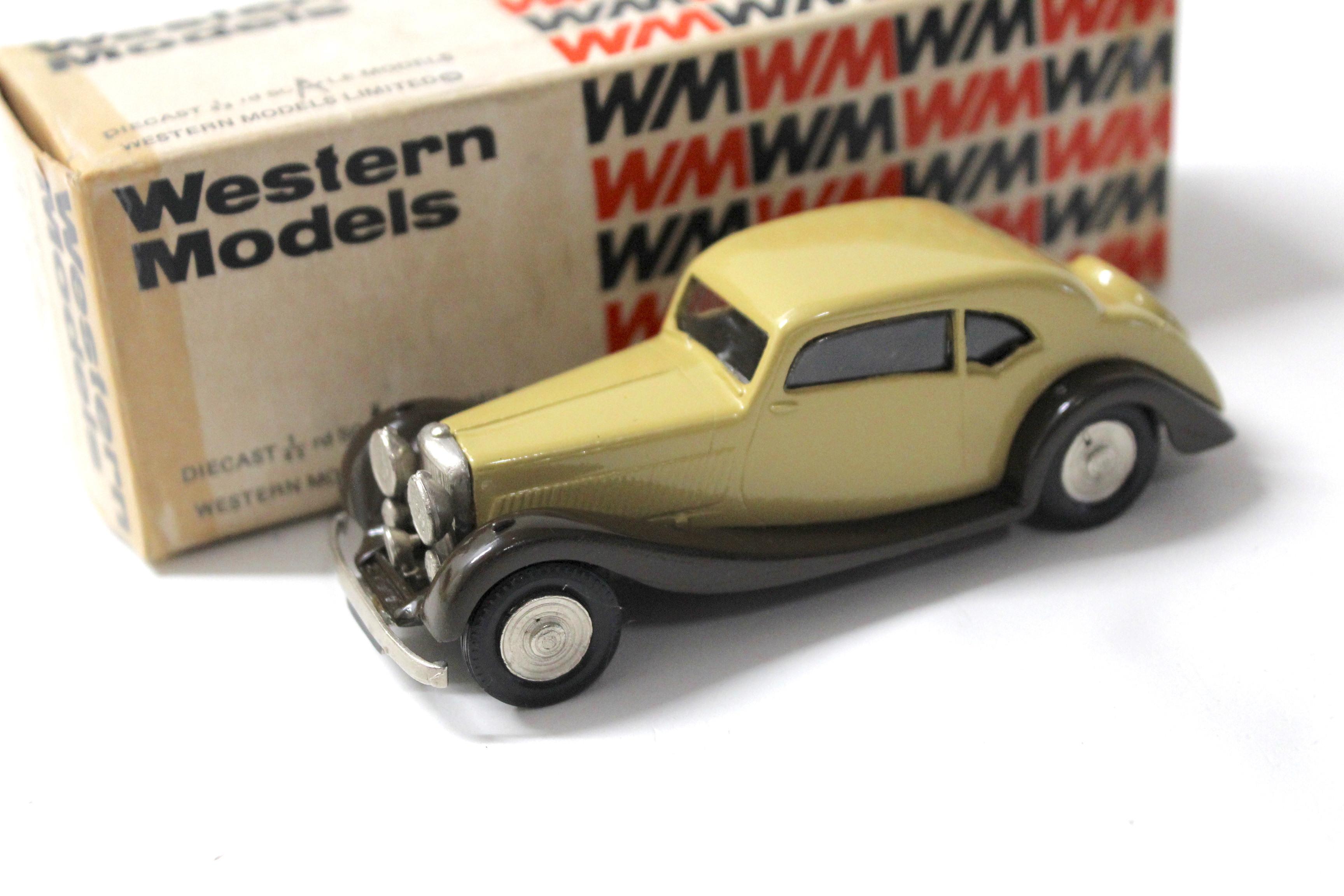 1:43 Western Models 1947 Bentley 3 1/2 Litre 2-Door Saloon beige/ brown