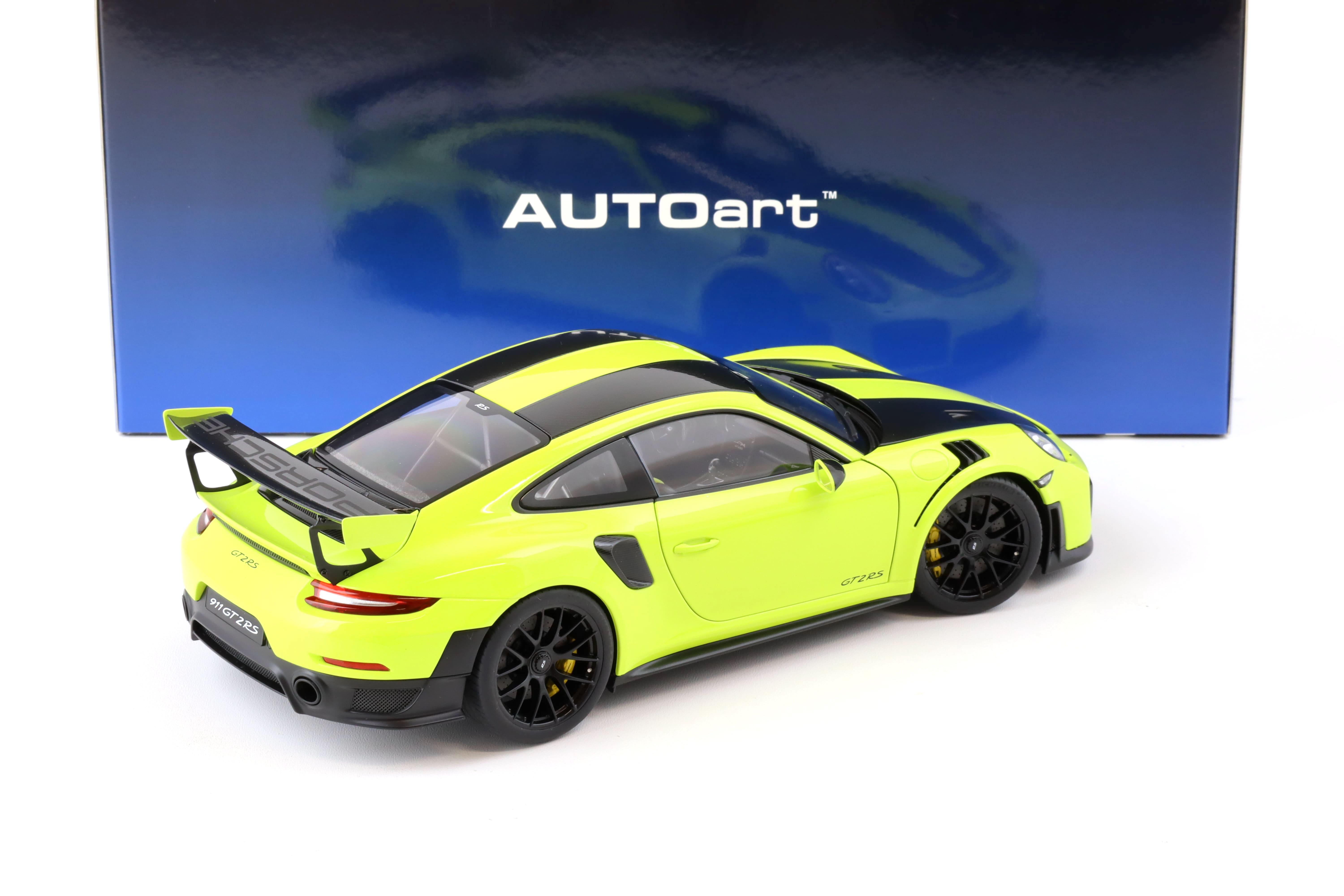 1:18 AUTOart Porsche 911 (991.2) GT2 RS 2017 Weissach Package acid green 78187