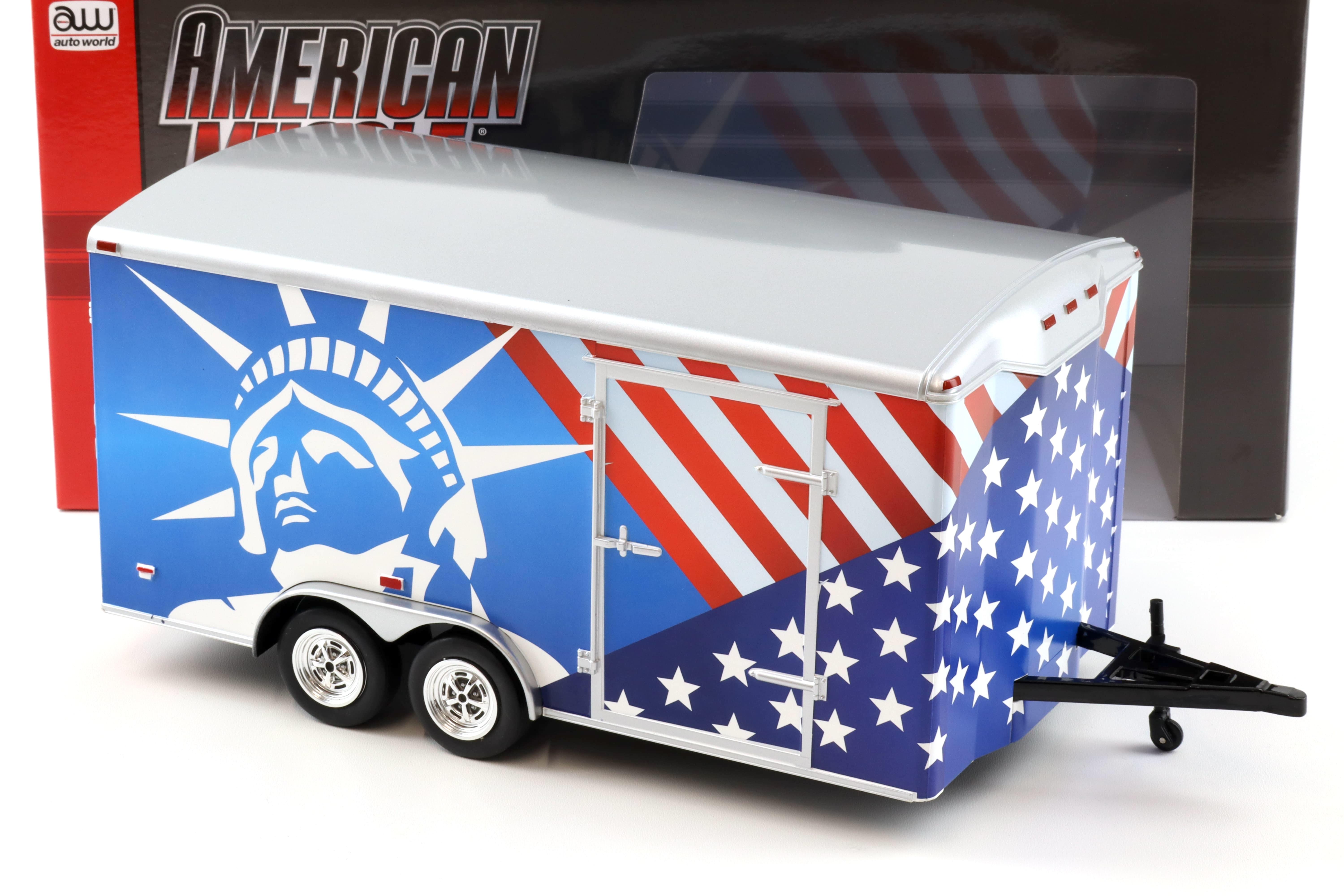 1:18 Auto World Four Wheel Enclosed Trailer Anhänger Patriotic USA red/white/blue