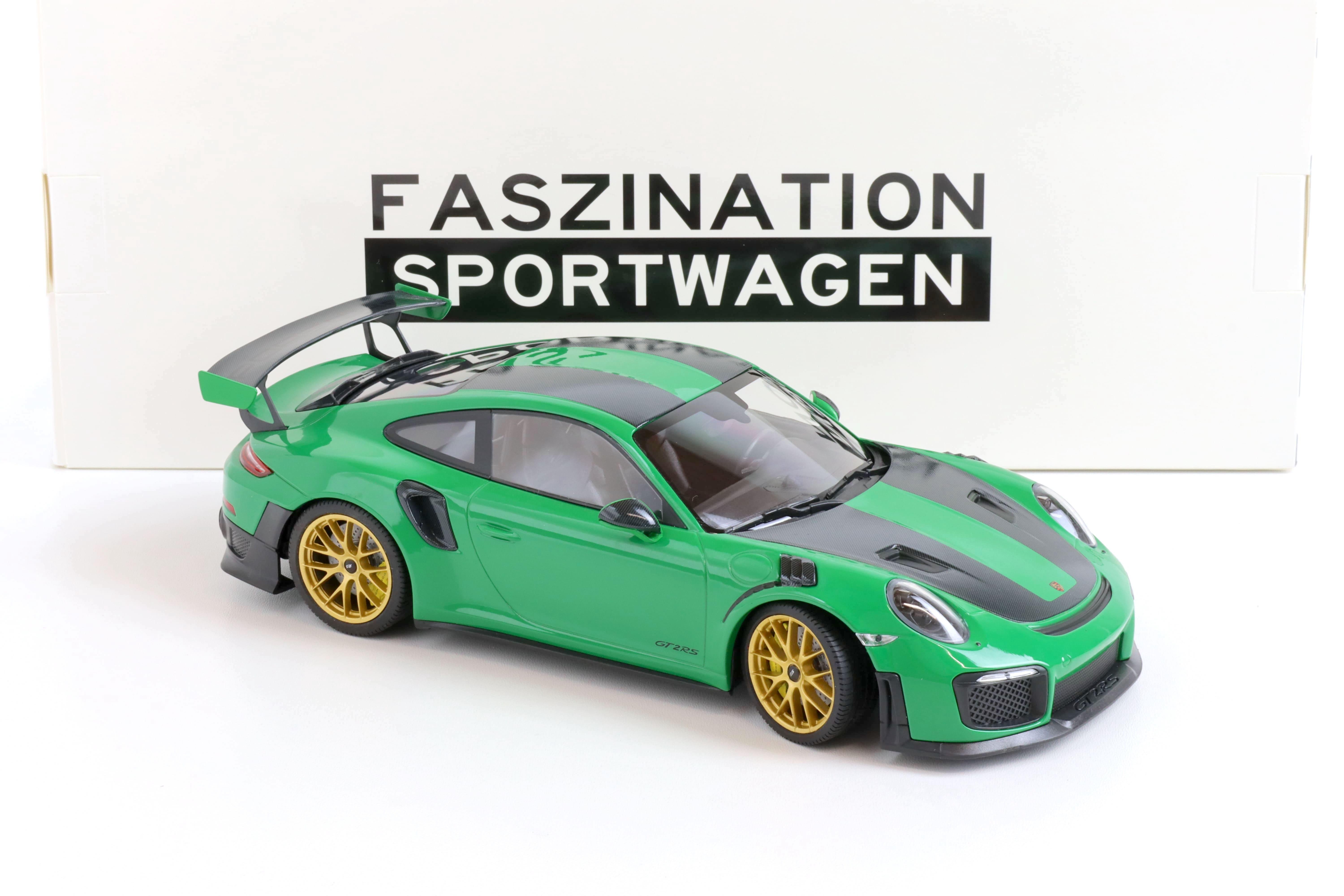 1:18 Minichamps Porsche 911 (991.2) GT2 RS Coupe Weissach Package green/ gold 2018