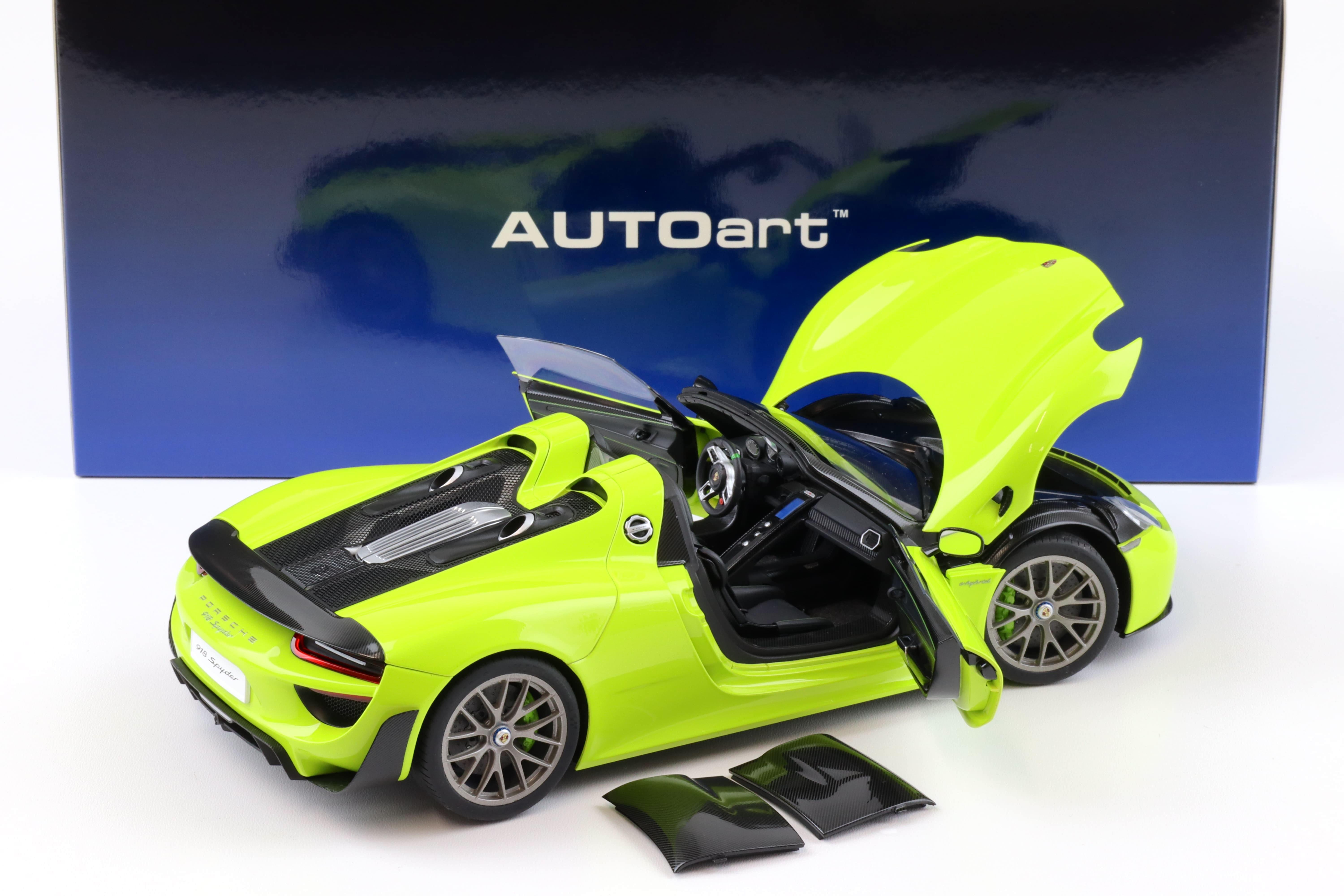 1:18 AUTOart Porsche 918 Spyder Weissach Package 2013 Acid green 77921