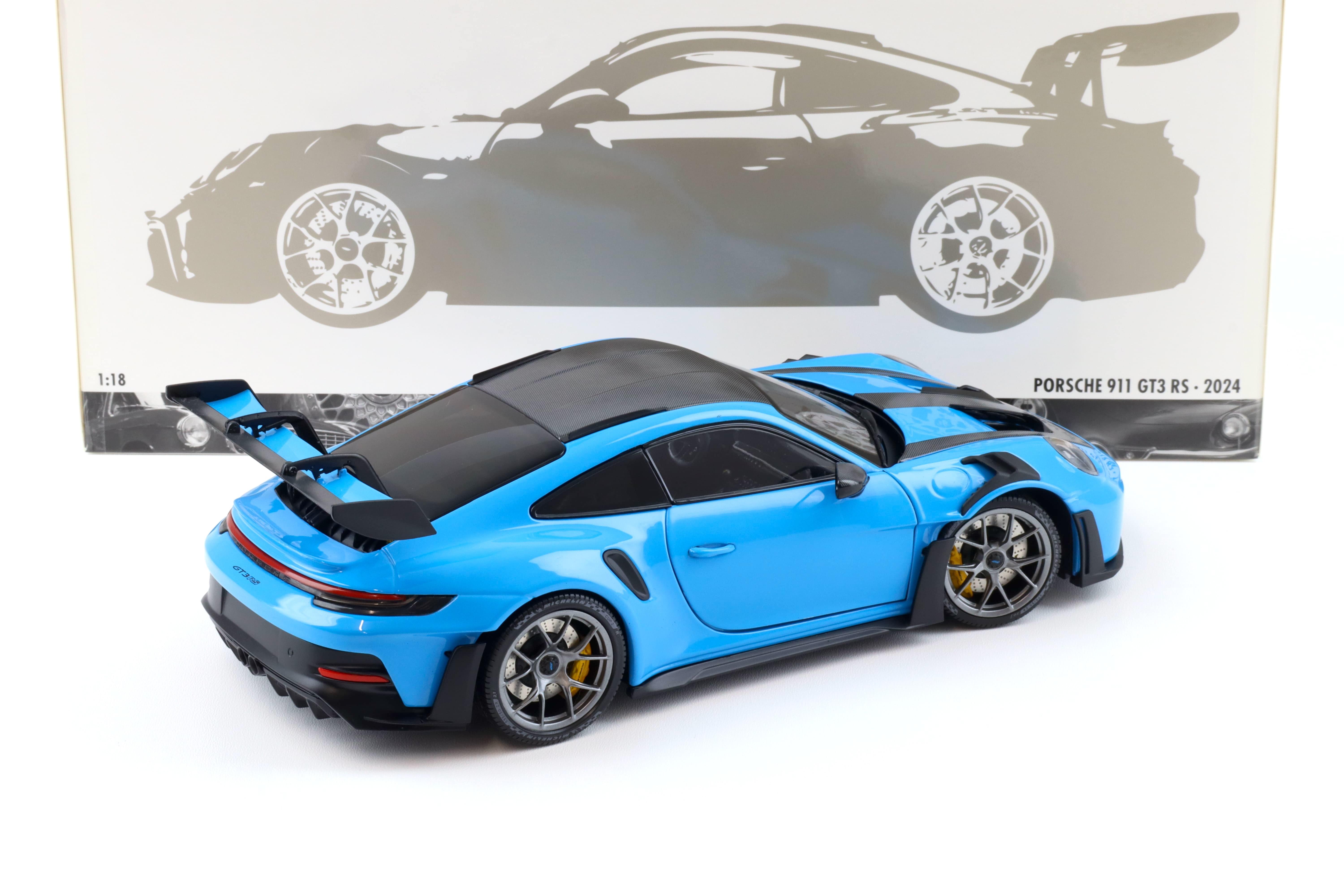 1:18 Minichamps Porsche 911 (992) GT3 RS Weissach Package blue/ dark silver wheels