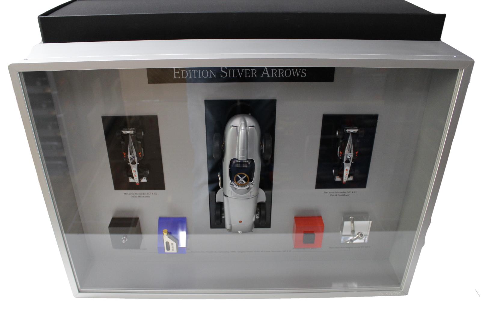 Mercedes-Benz Edition SILVER ARROWS SET 1998 1:43 &1:18 Limited Edition 418/500 - Außenbox Signiert! Mercedes-Benz Edition SILVER ARROWS SET 1998 1:43 &1:18 Limited Edition 418/500 - Außenbox Signiert!