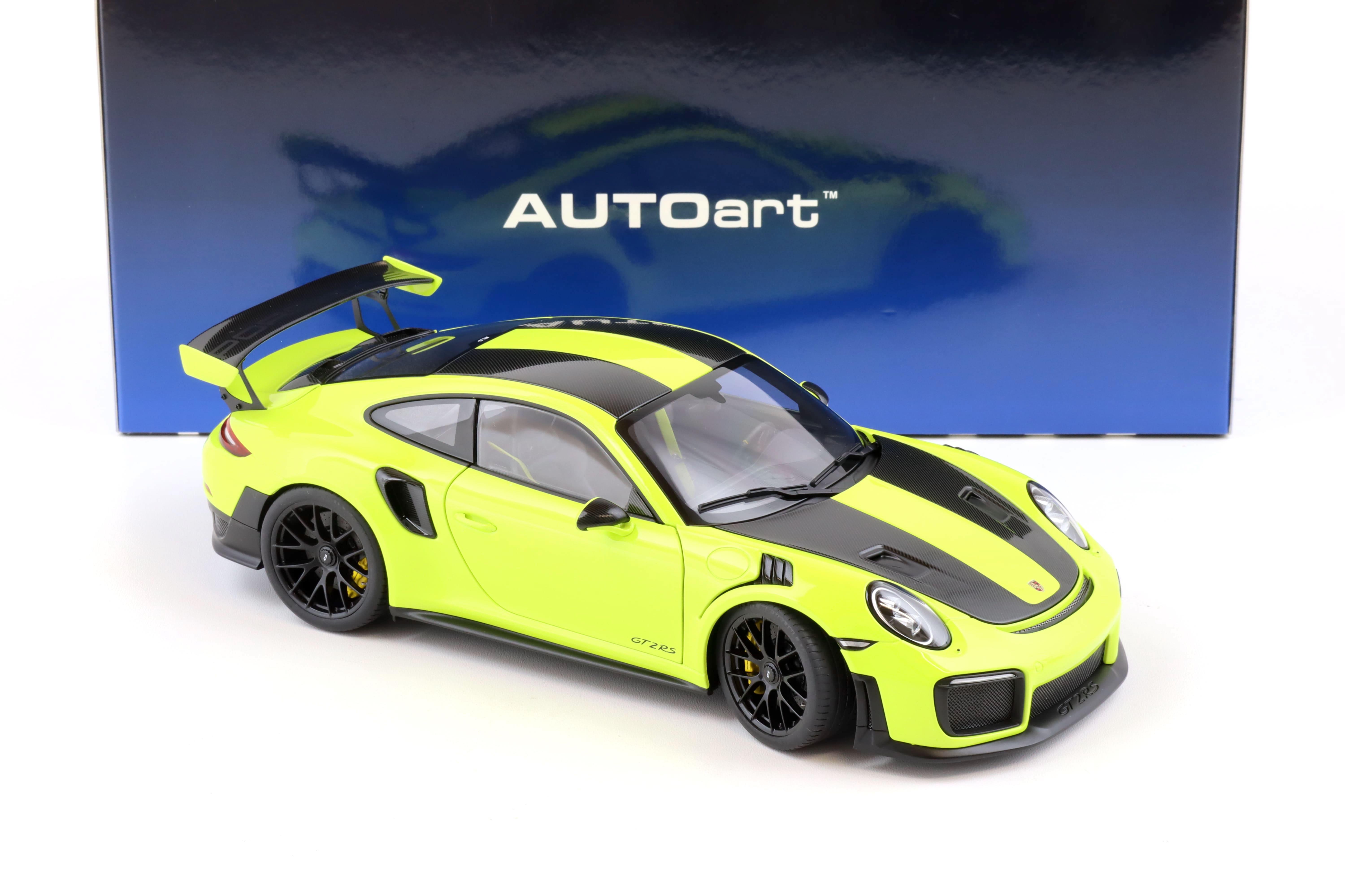 1:18 AUTOart Porsche 911 (991.2) GT2 RS 2017 Weissach Package acid green 78187