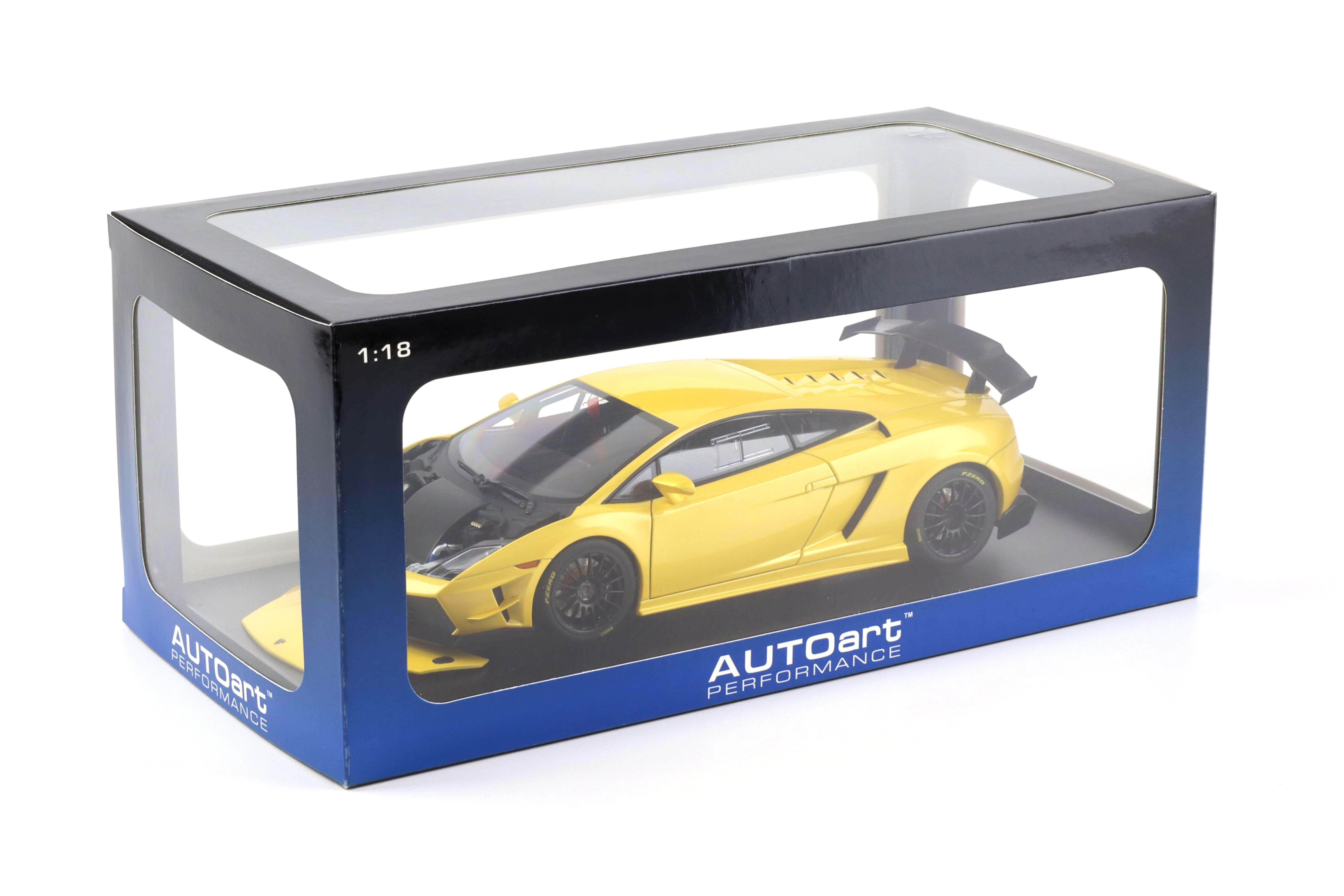 1:18 AUTOart Lamborghini Gallardo LP560-4 Super Trofeo yellow 74687