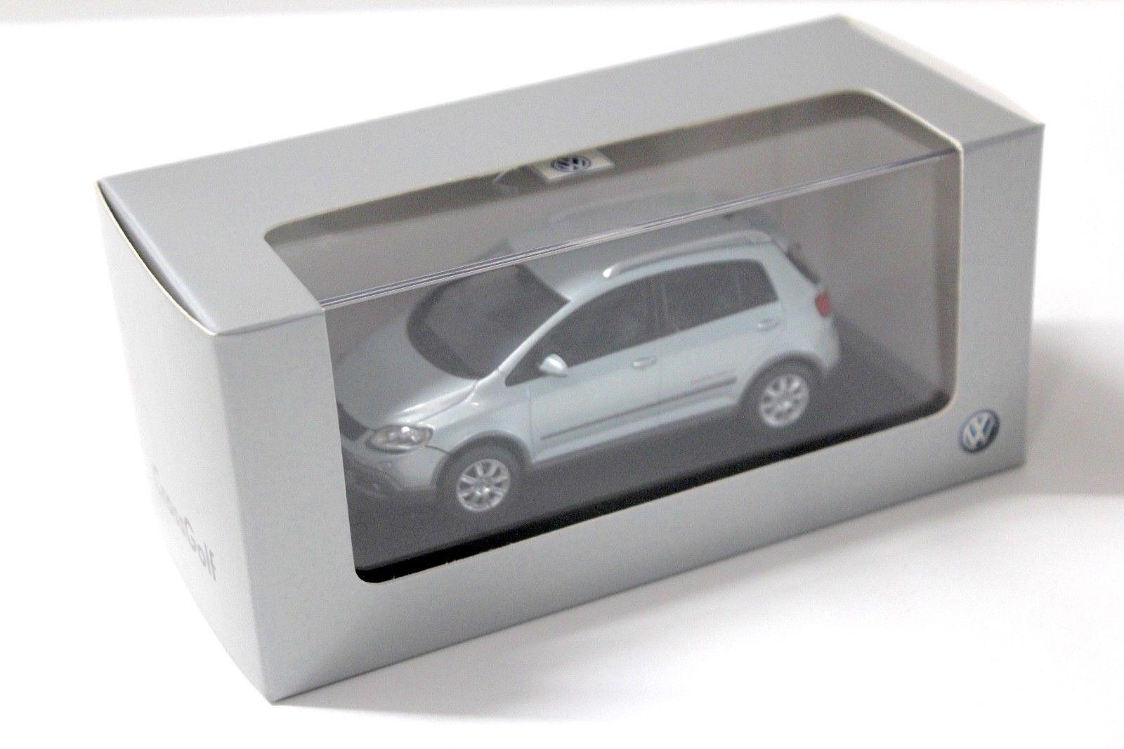 1:43 Minichamps VW Cross Golf 2006 silver-blue DEALER VERSION