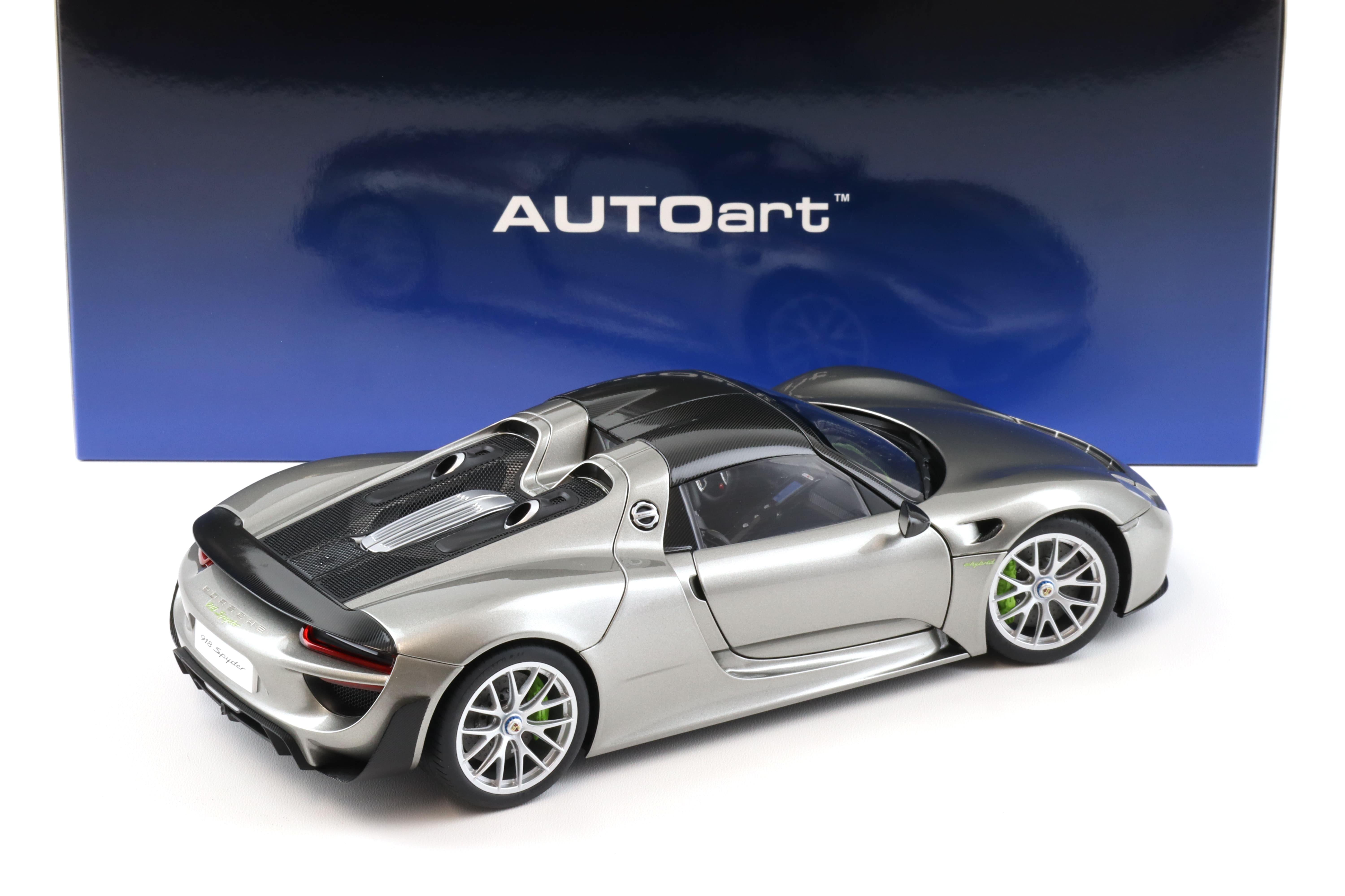 1:18 AUTOart Porsche 918 Spyder Weissach Package 2013 Liquid Metal silver 77922