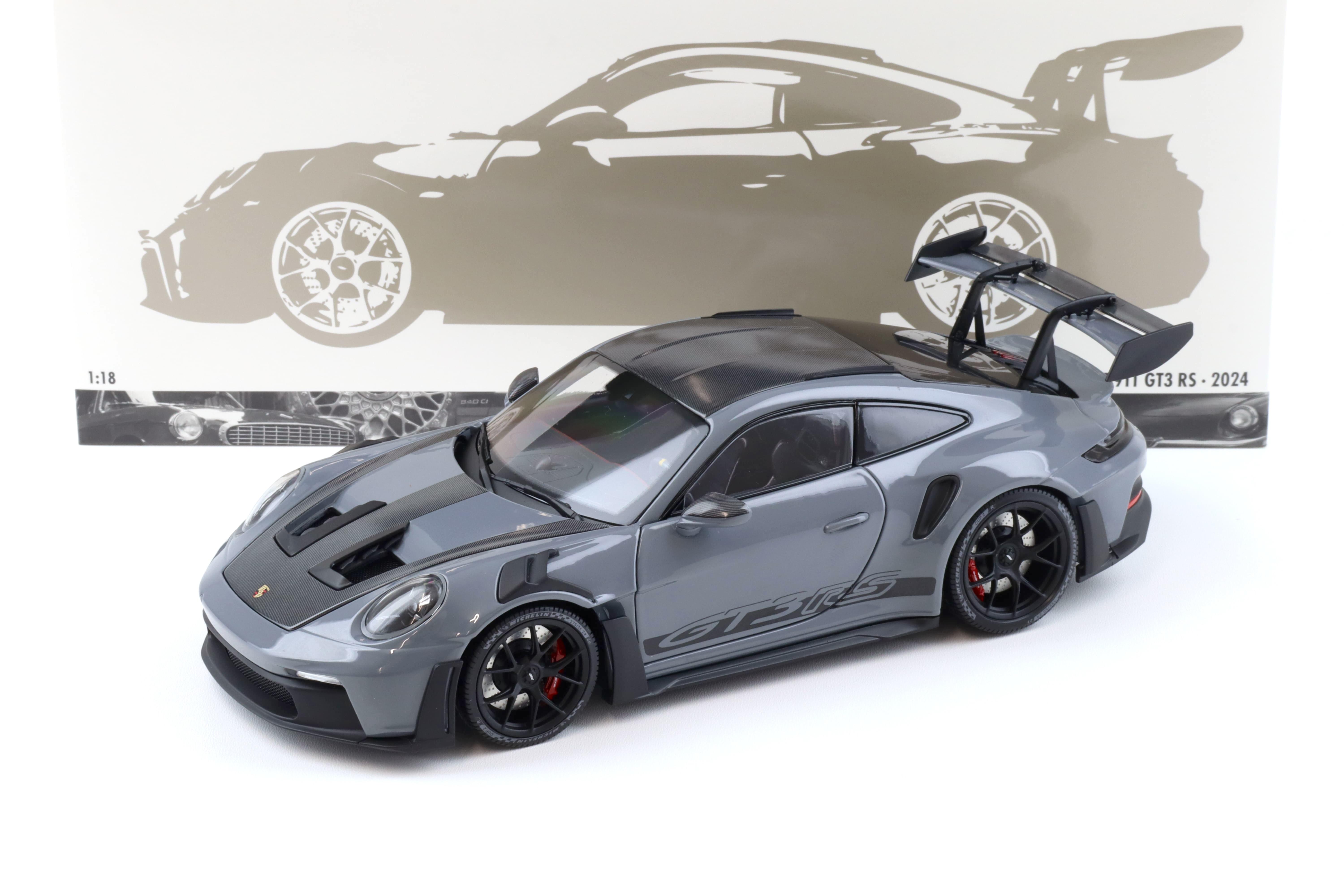 1:18 Minichamps Porsche 911 (992) GT3 RS Weissach Package grey/ black wheels