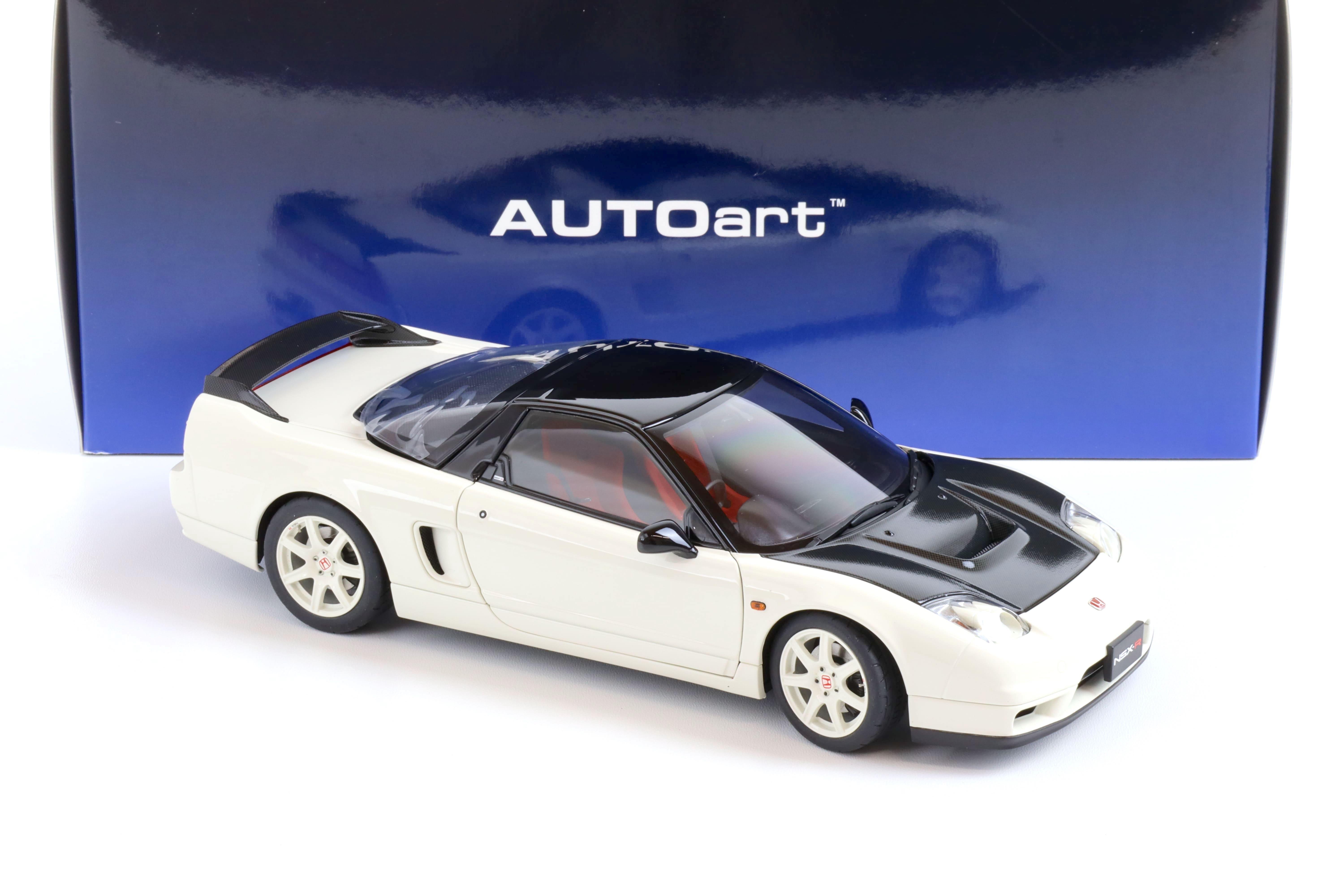 1:18 AUTOart Honda NSX-R (NA2) 2019 Championship white/ black Carbon fiber